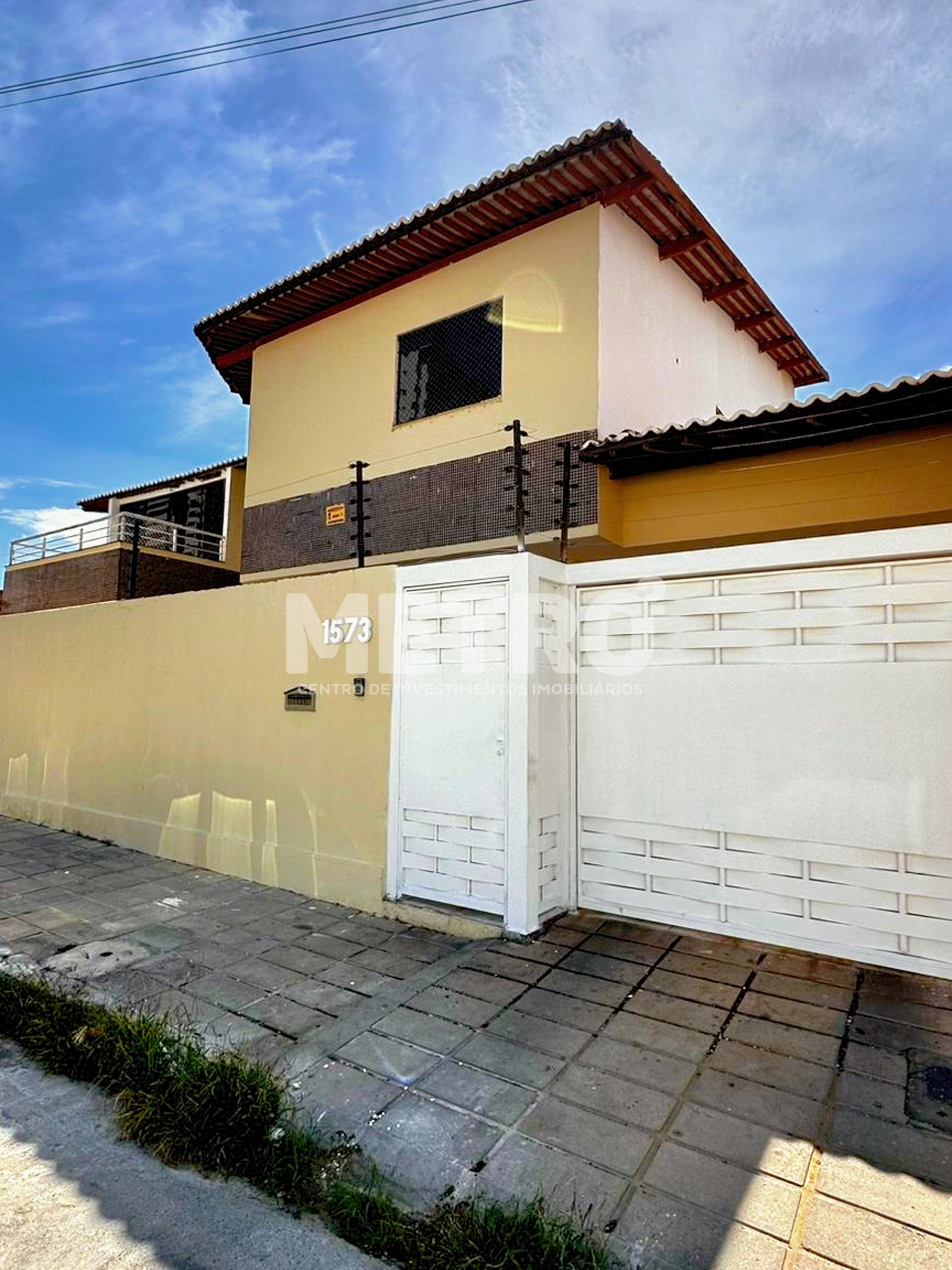 Casa à venda orla de Petrolina com 4 quartos sendo 2 suítes