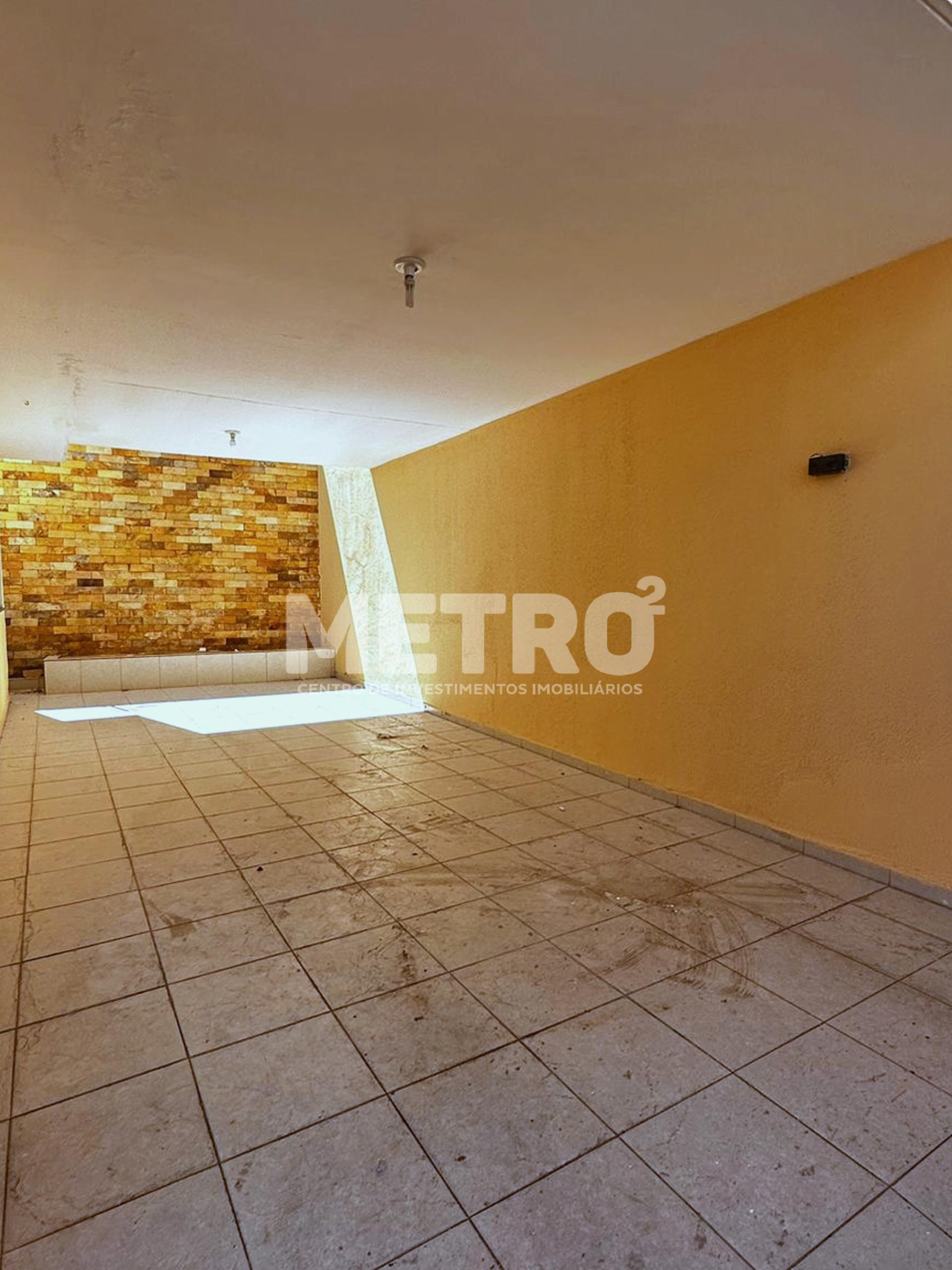 Casa à venda com 2 quartos, 230m² - Foto 2