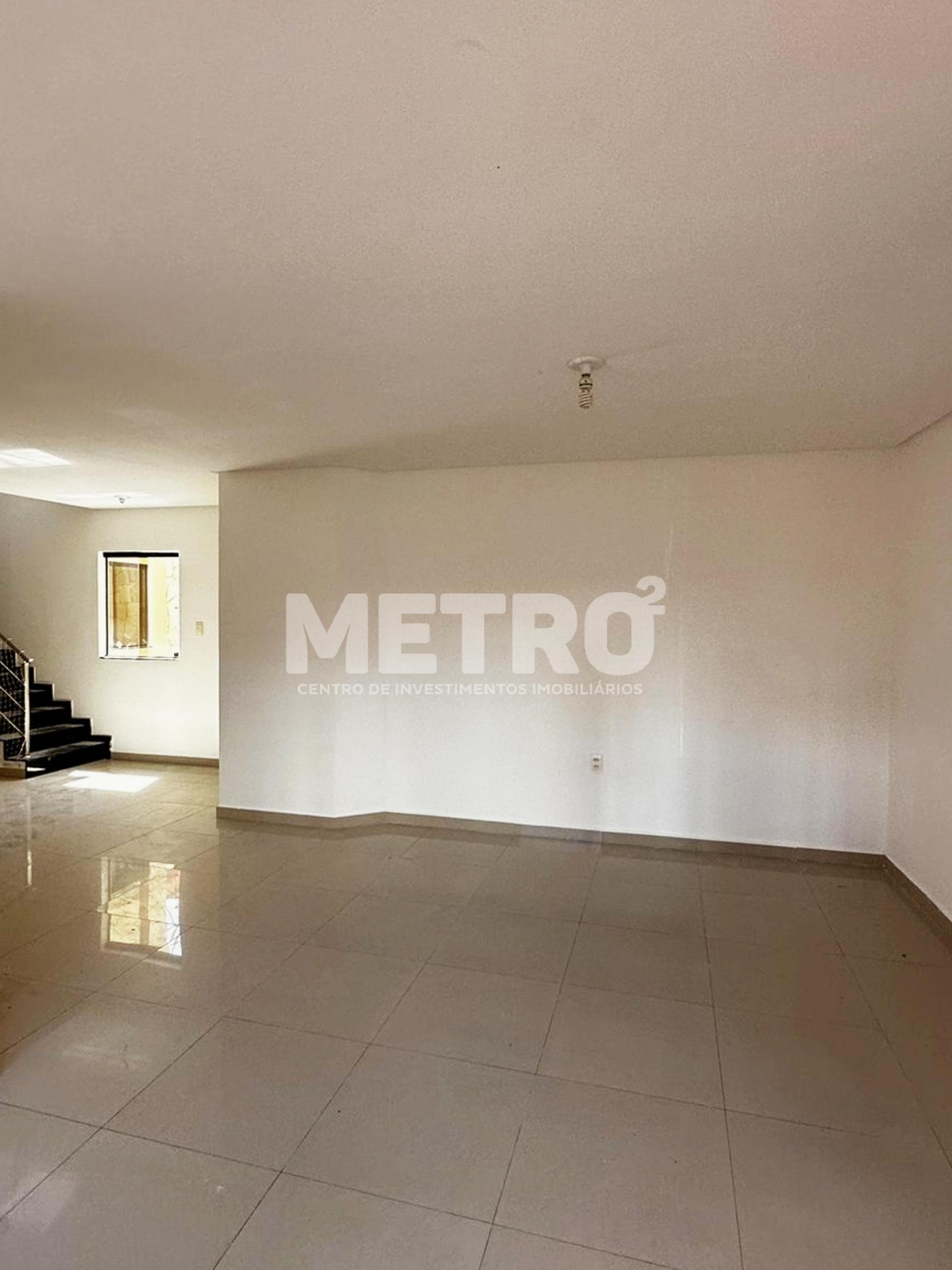 Casa à venda com 2 quartos, 230m² - Foto 3