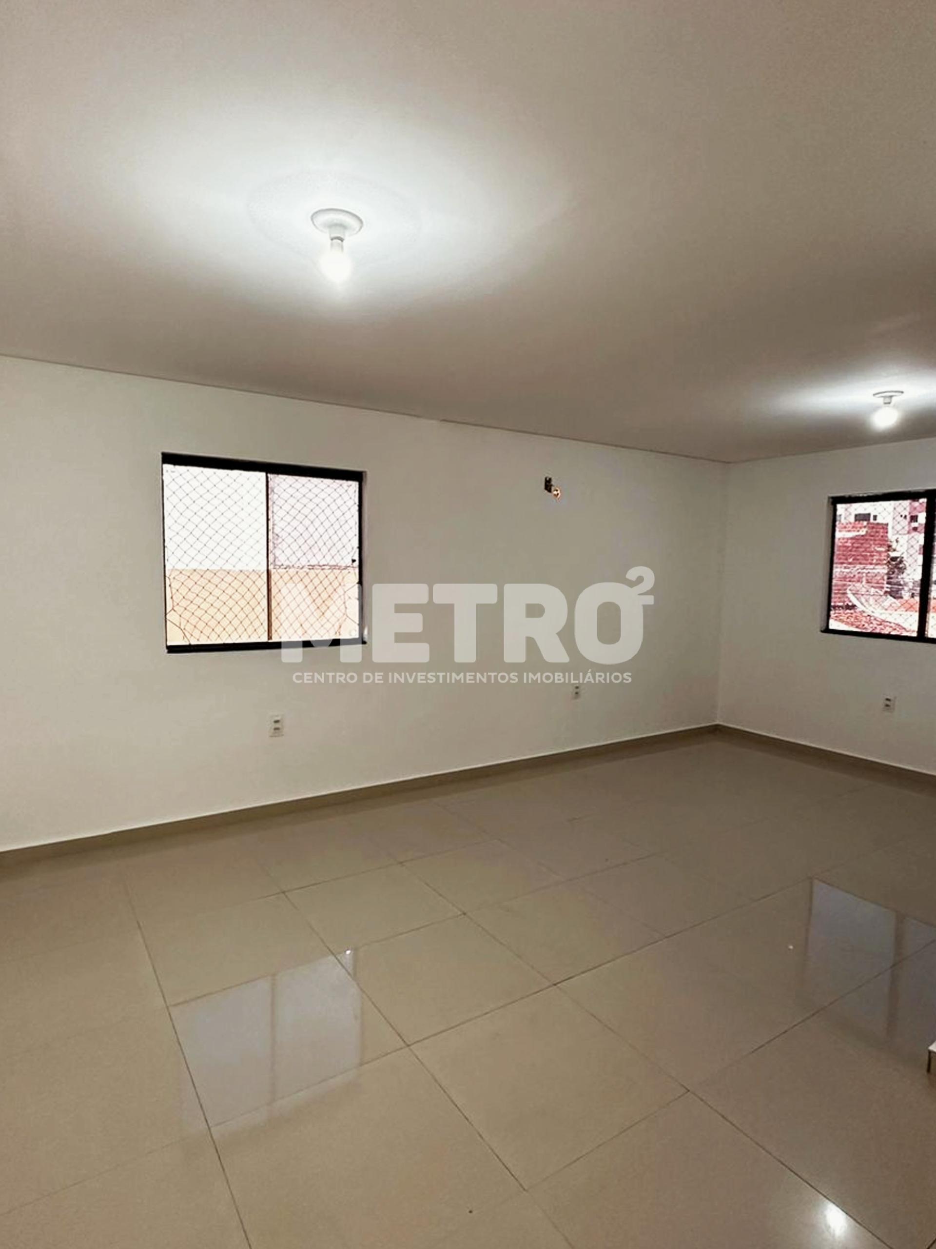 Casa à venda com 2 quartos, 230m² - Foto 13