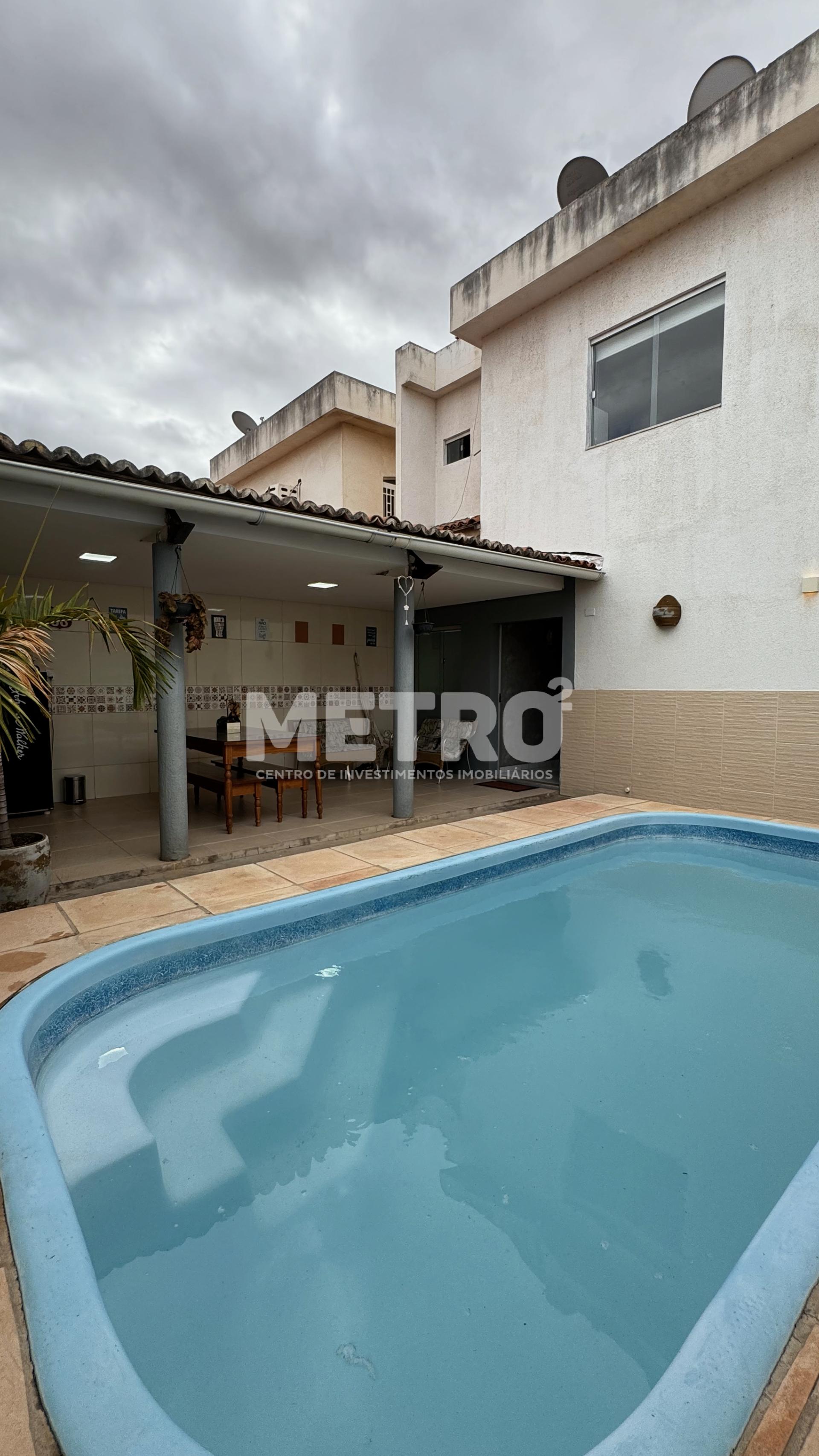 Casa para alugar com 3 quartos, 140m² - Foto 1