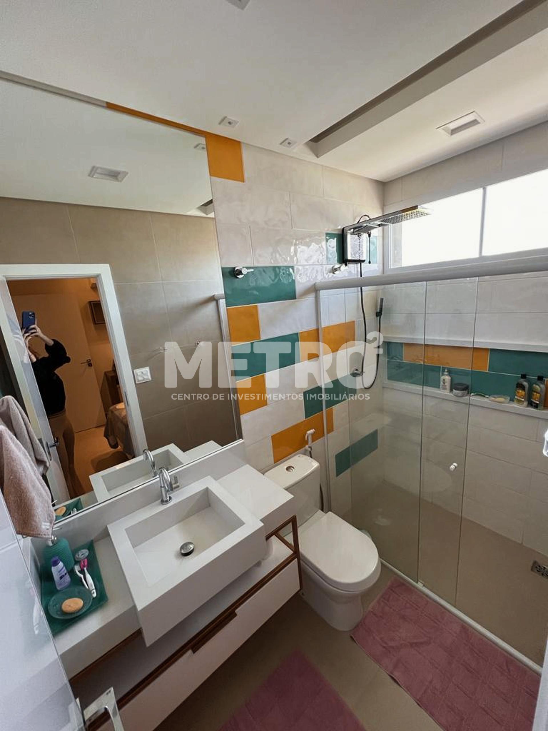 Casa de Condomínio para alugar com 4 quartos, 245m² - Foto 4