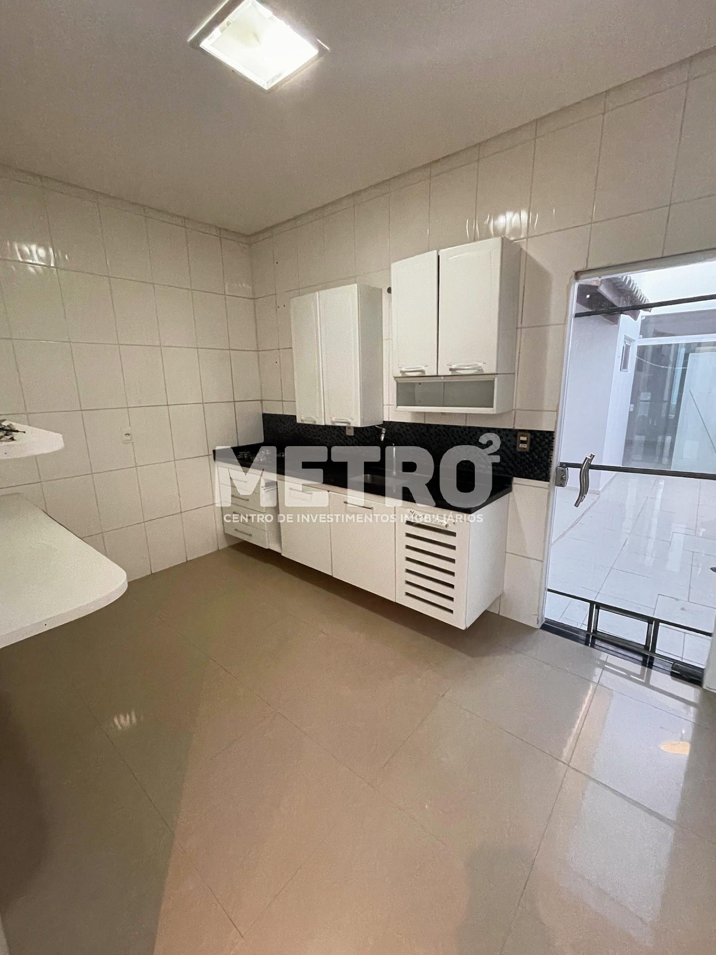 Casa de Condomínio para alugar com 2 quartos, 130m² - Foto 2