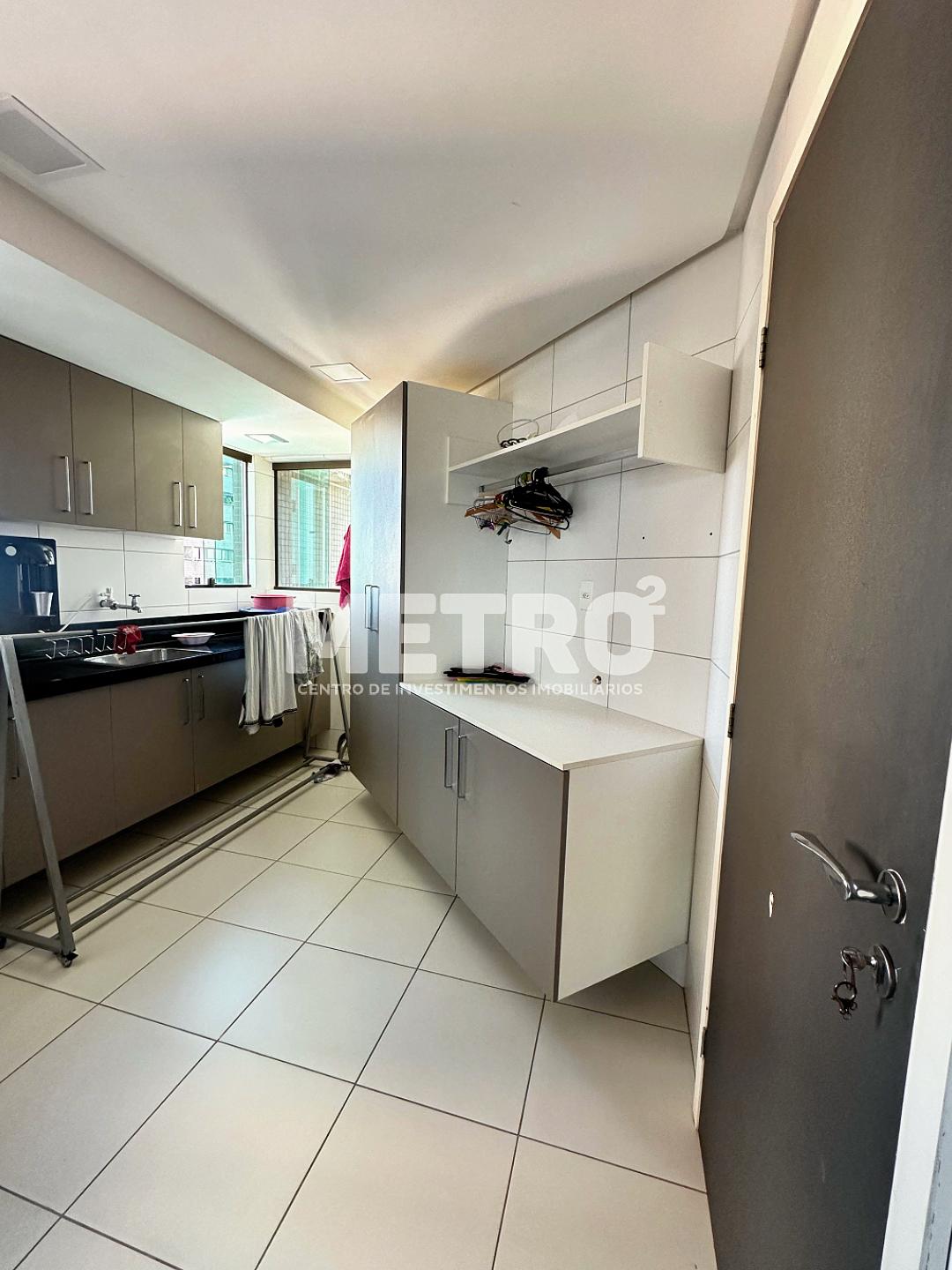 Apartamento à venda com 4 quartos, 220m² - Foto 11