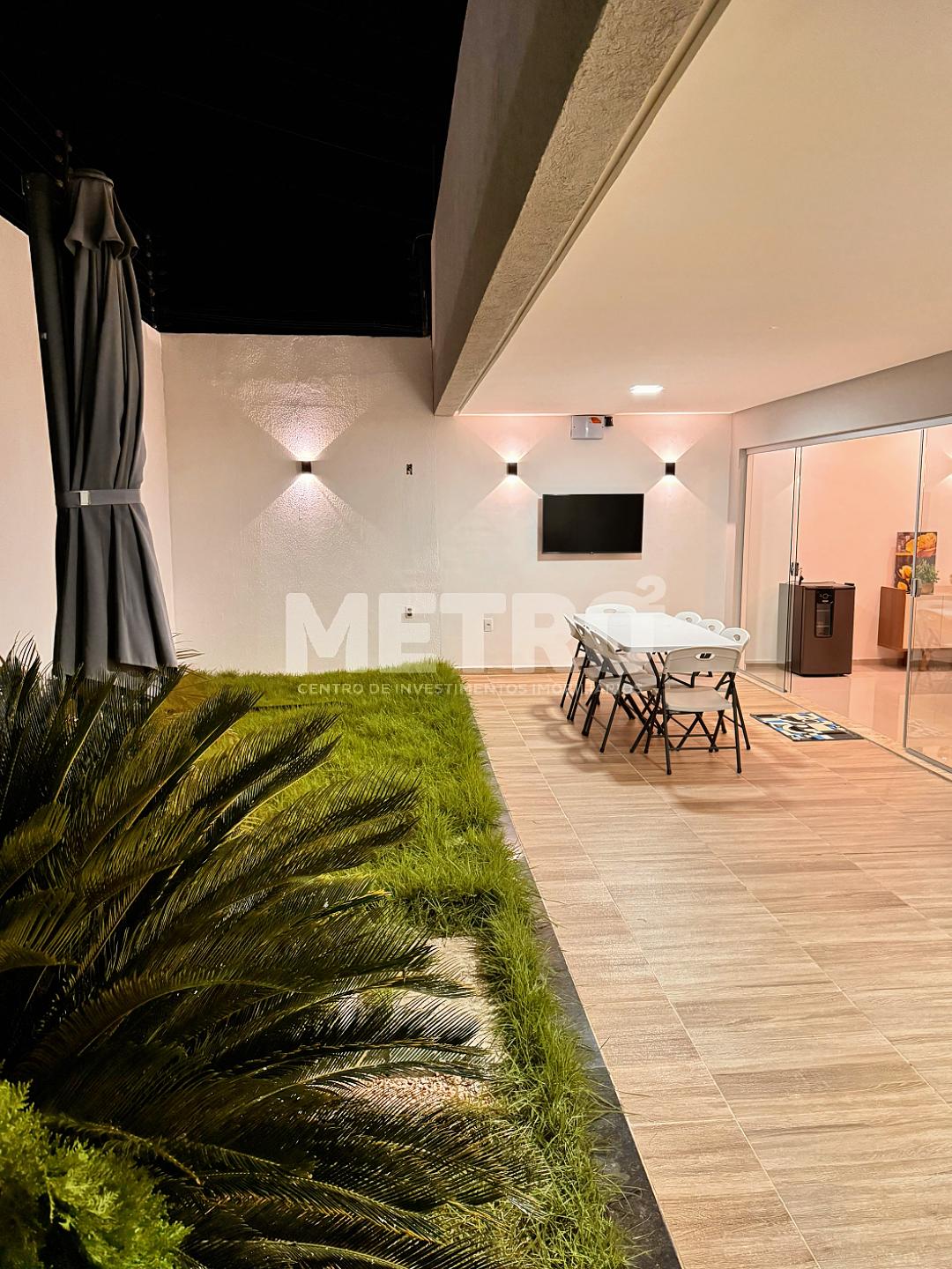 Casa à venda com 2 quartos, 240m² - Foto 1