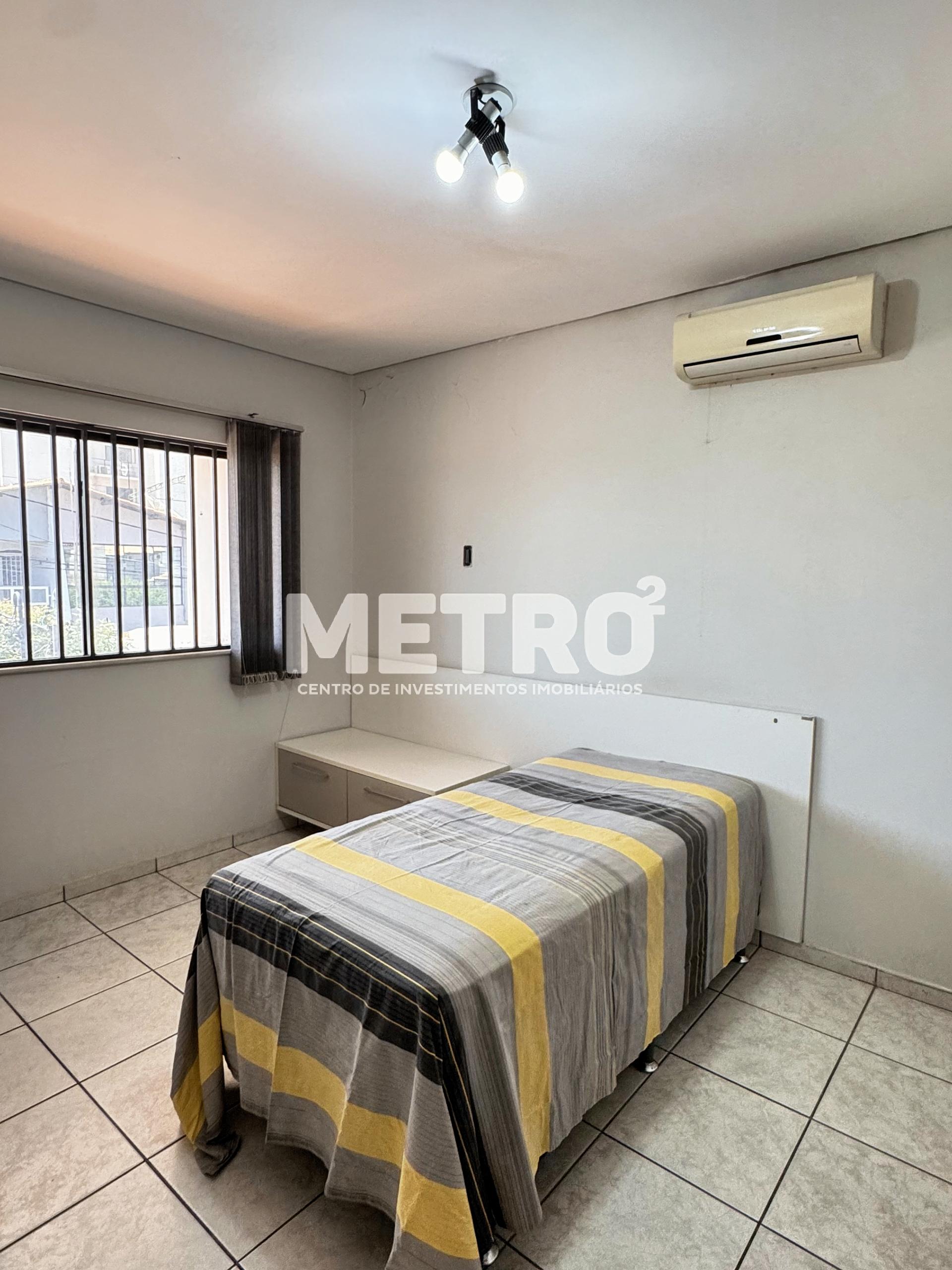 Casa à venda com 2 quartos, 220m² - Foto 7