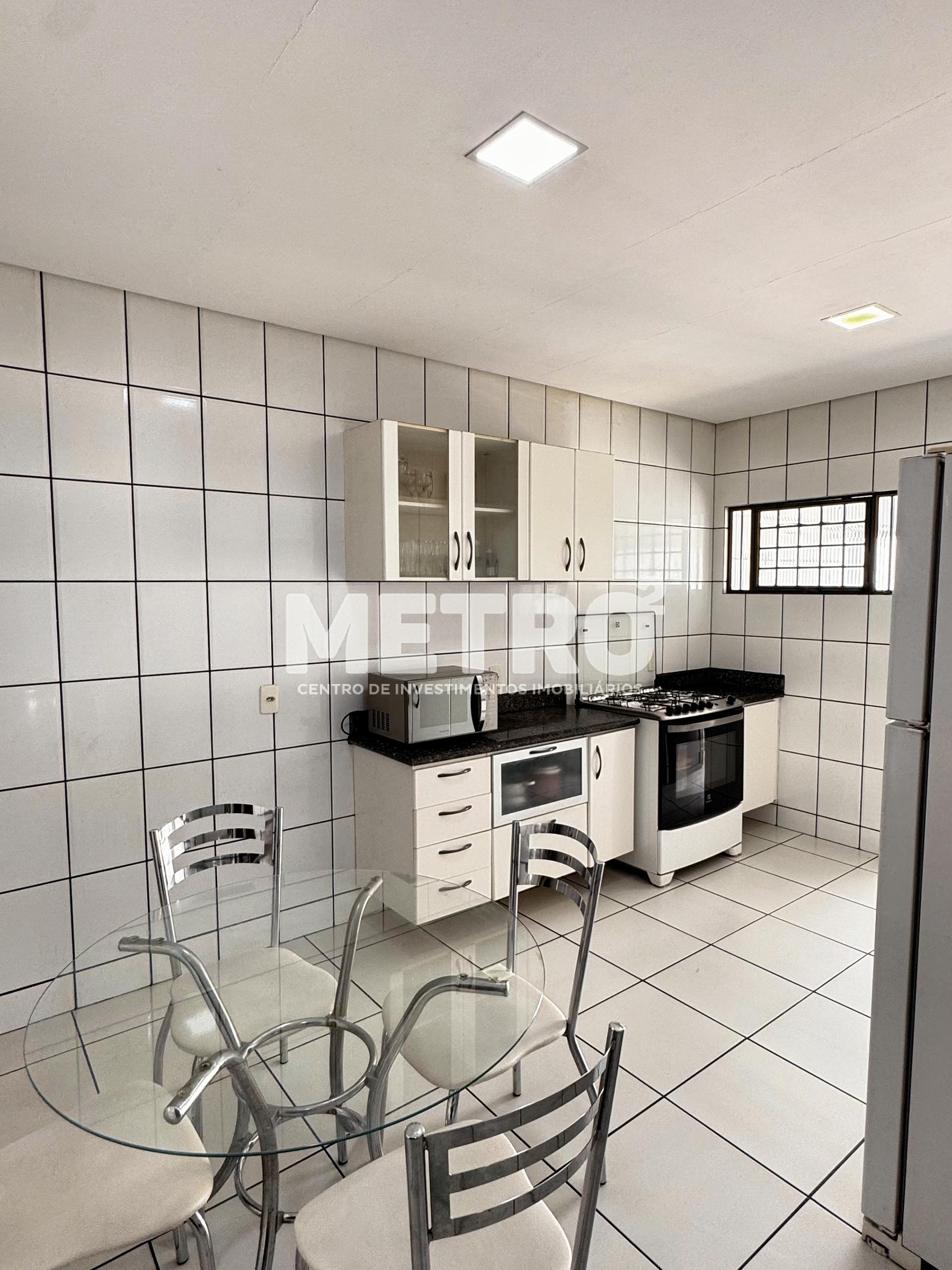 Casa à venda com 2 quartos, 220m² - Foto 10