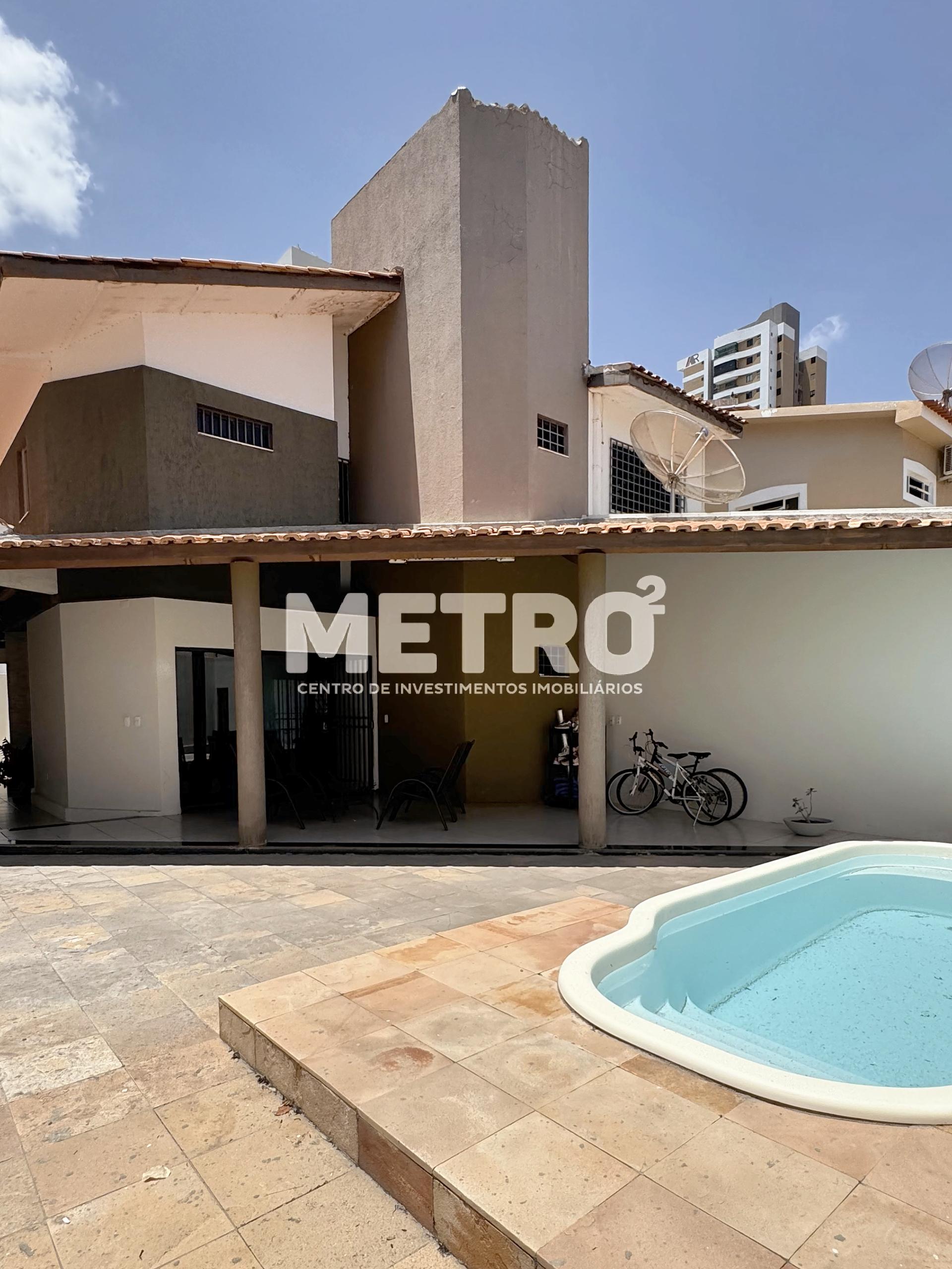 Casa à venda com 2 quartos, 220m² - Foto 1