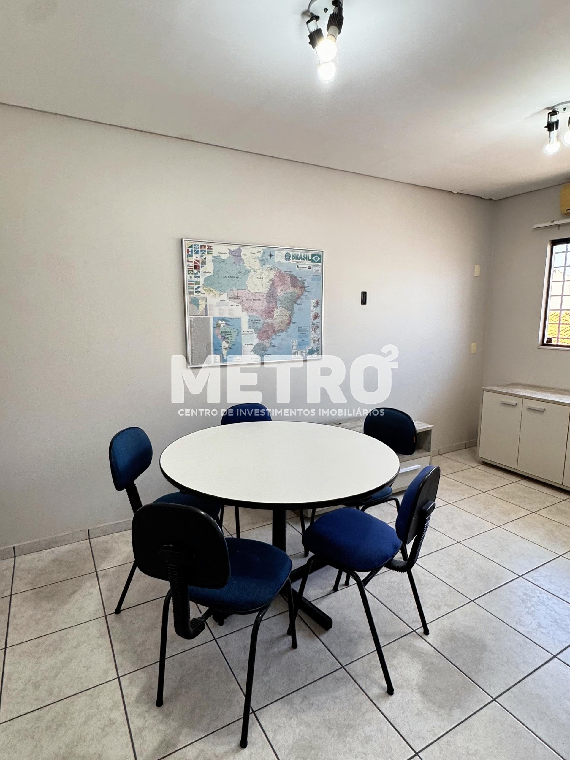 Casa à venda com 2 quartos, 220m² - Foto 14