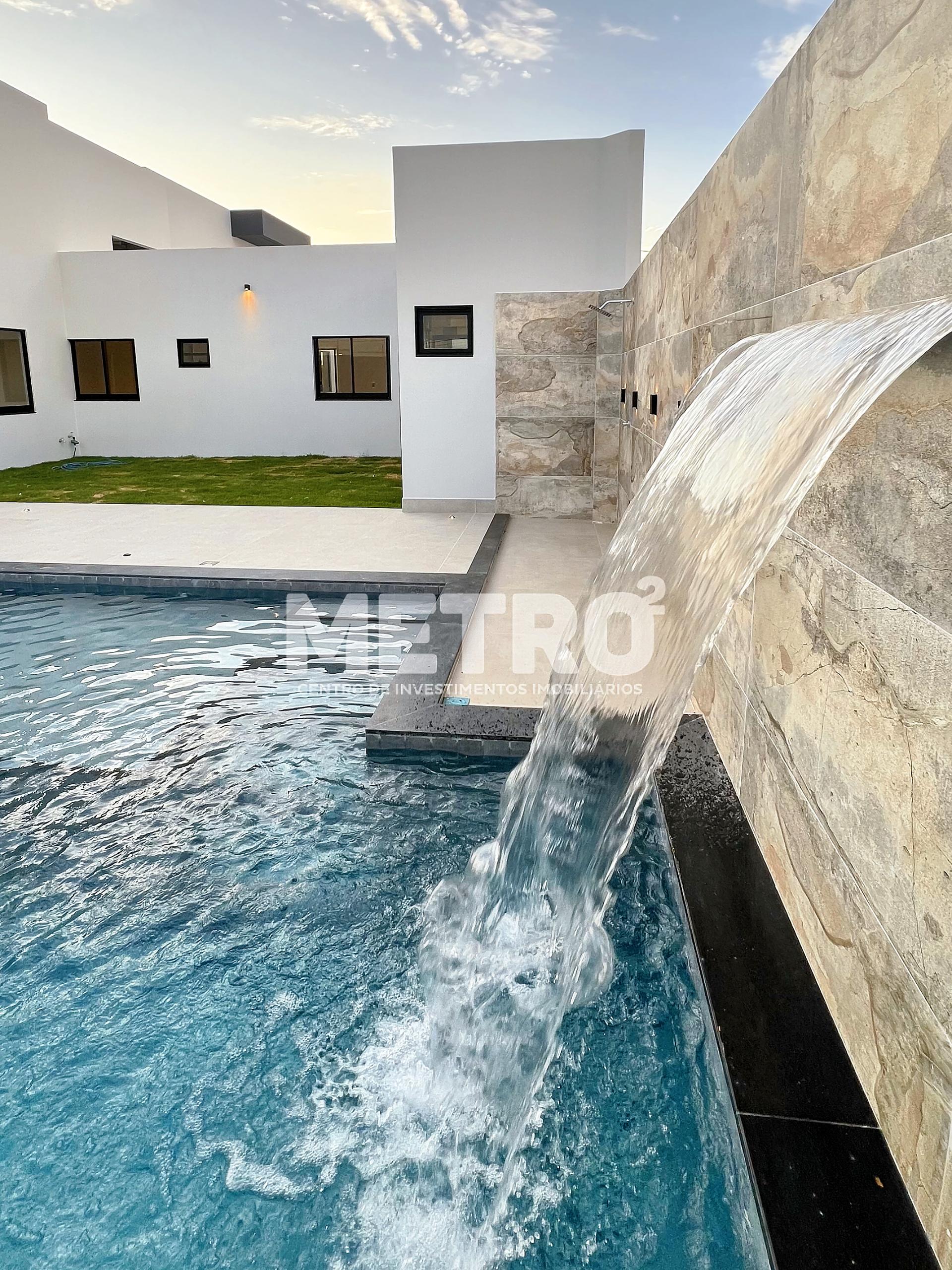 Casa de Condomínio à venda com 4 quartos, 258m² - Foto 3