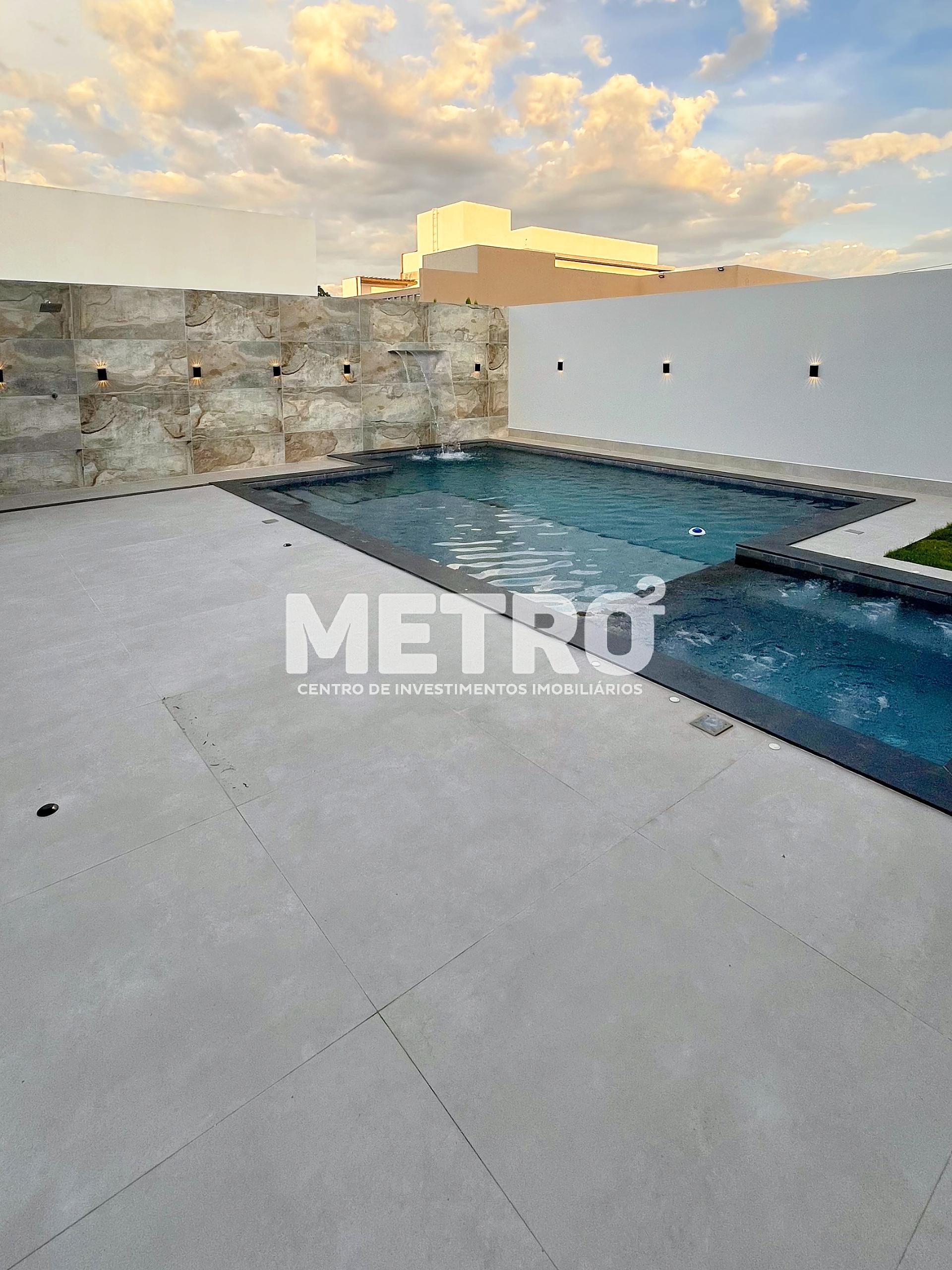 Casa de Condomínio à venda com 4 quartos, 258m² - Foto 4