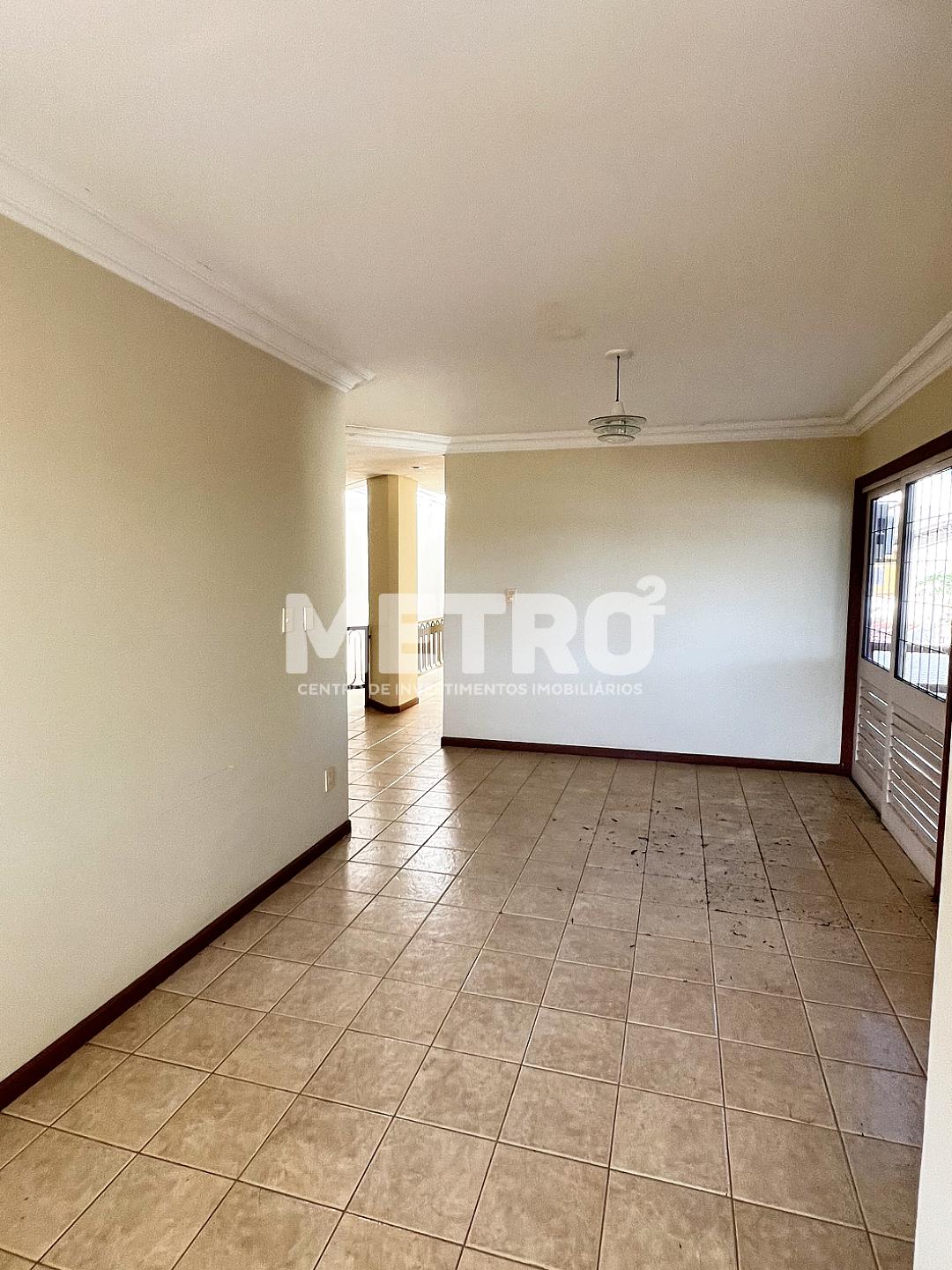 Casa à venda com 2 quartos, 700m² - Foto 3