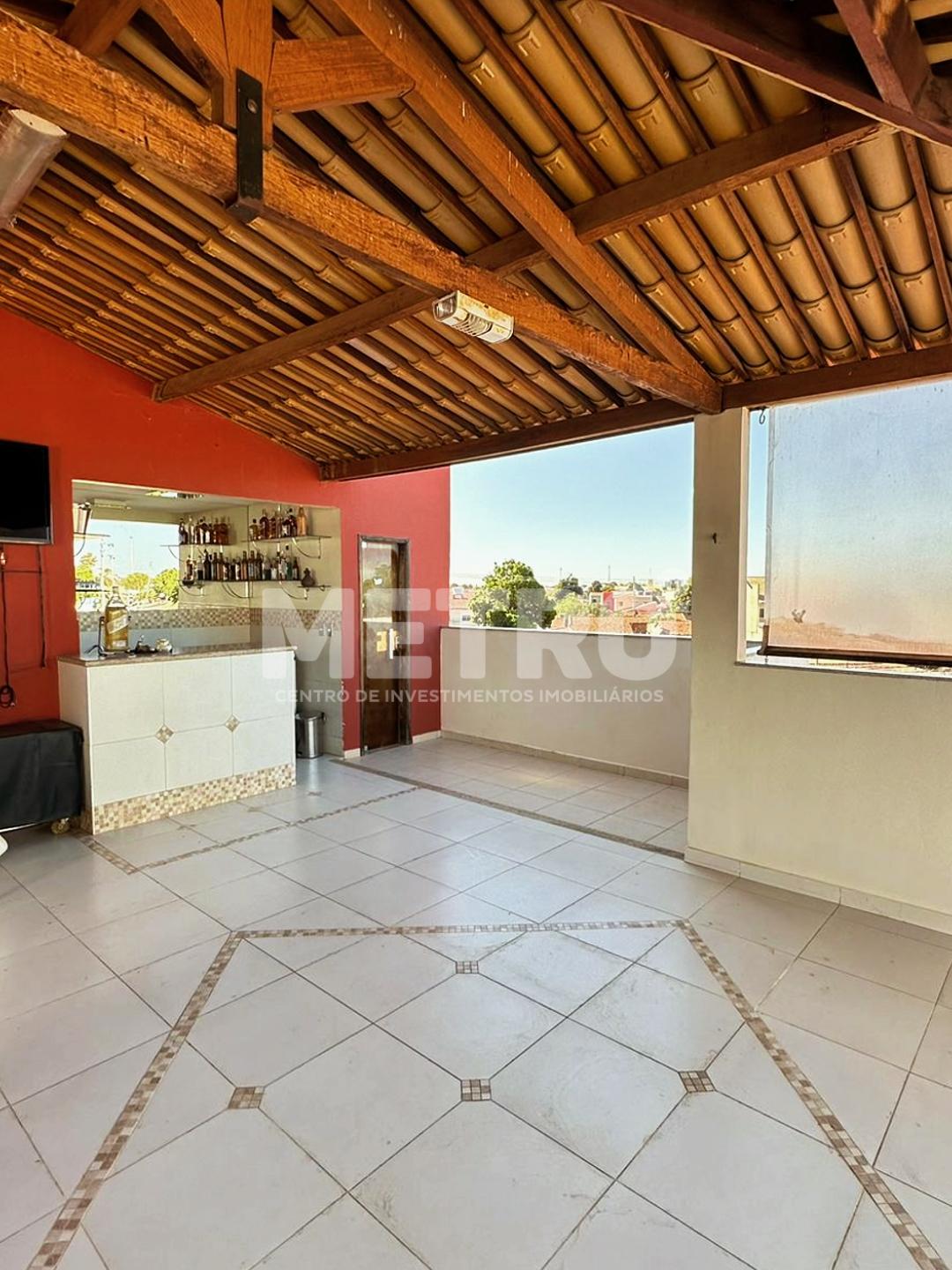 Casa à venda com 2 quartos, 400m² - Foto 3