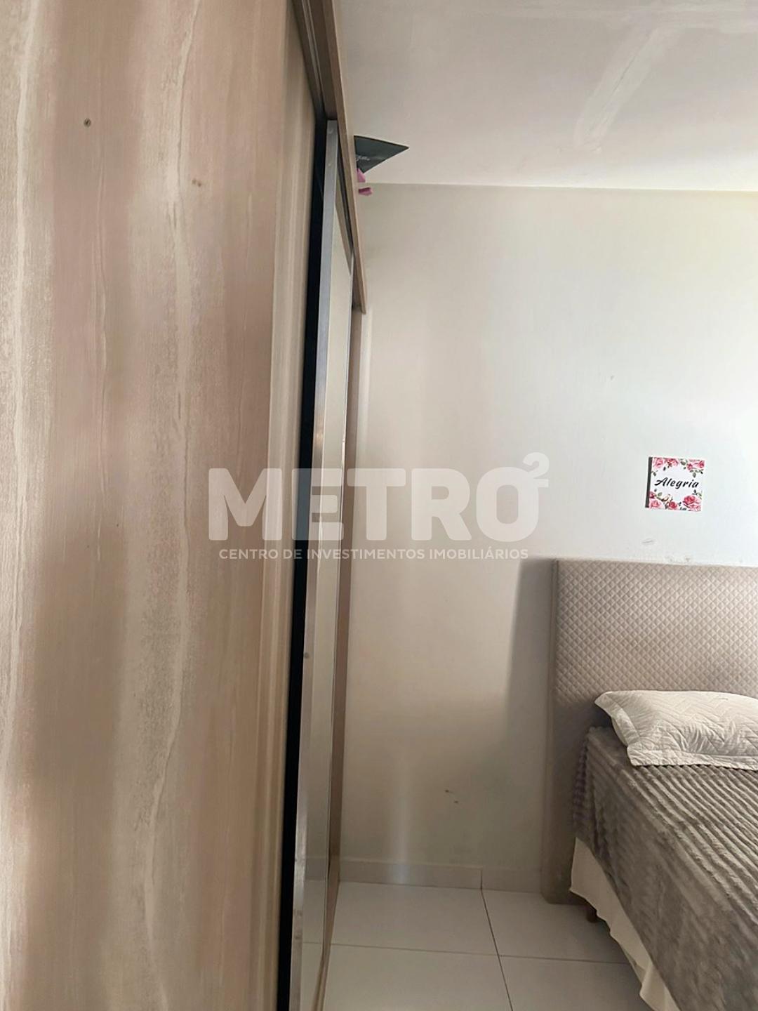 Casa à venda com 3 quartos, 100m² - Foto 8