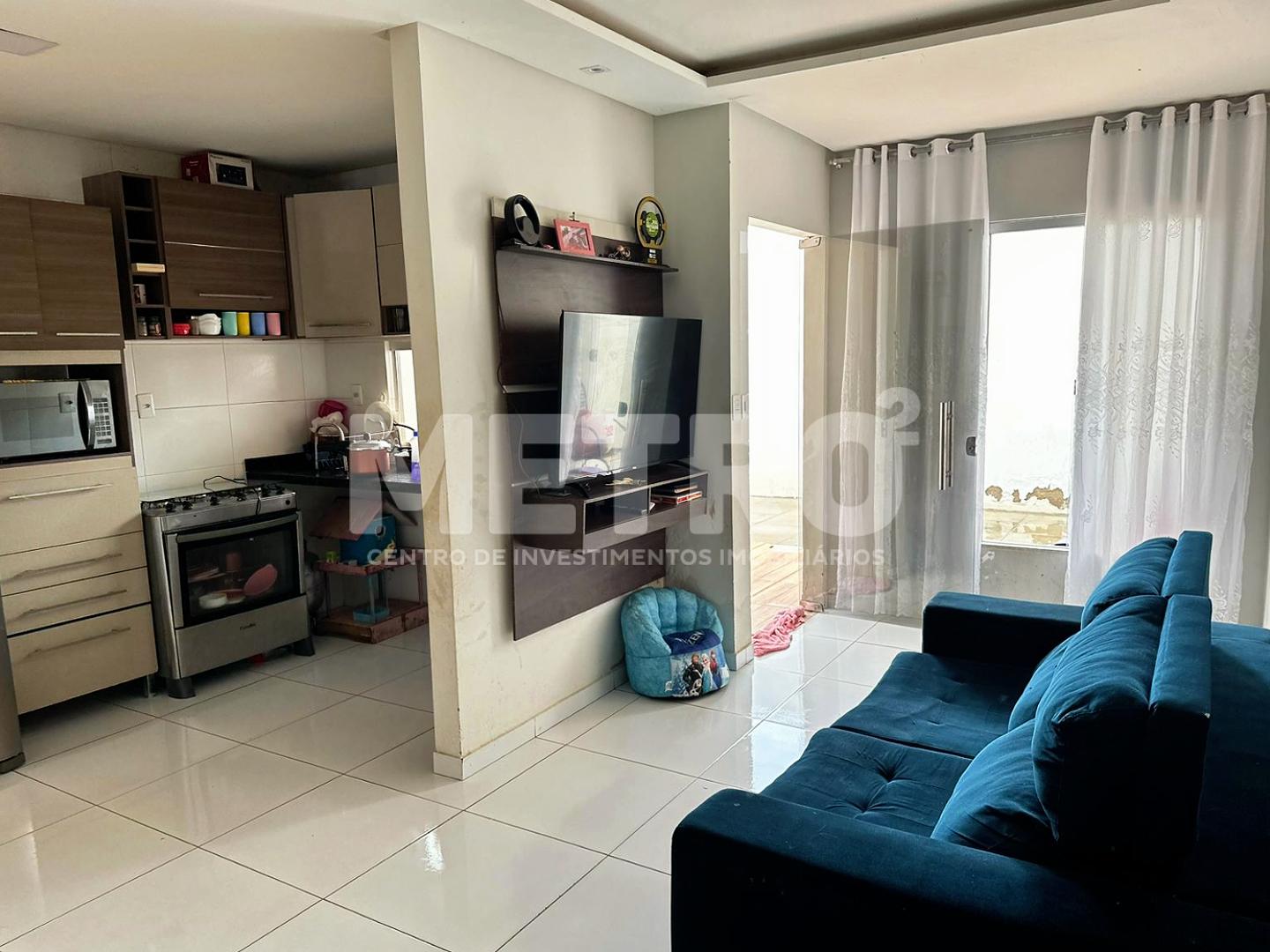 Casa à venda com 3 quartos, 100m² - Foto 1