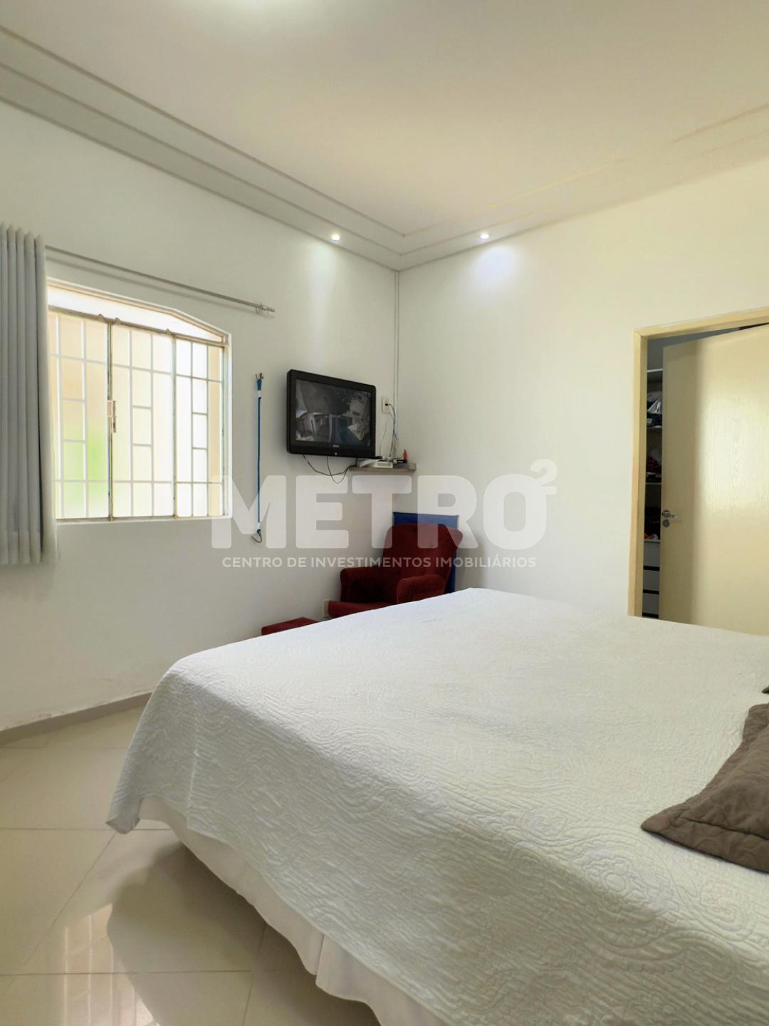 Casa à venda com 1 quarto, 200m² - Foto 7