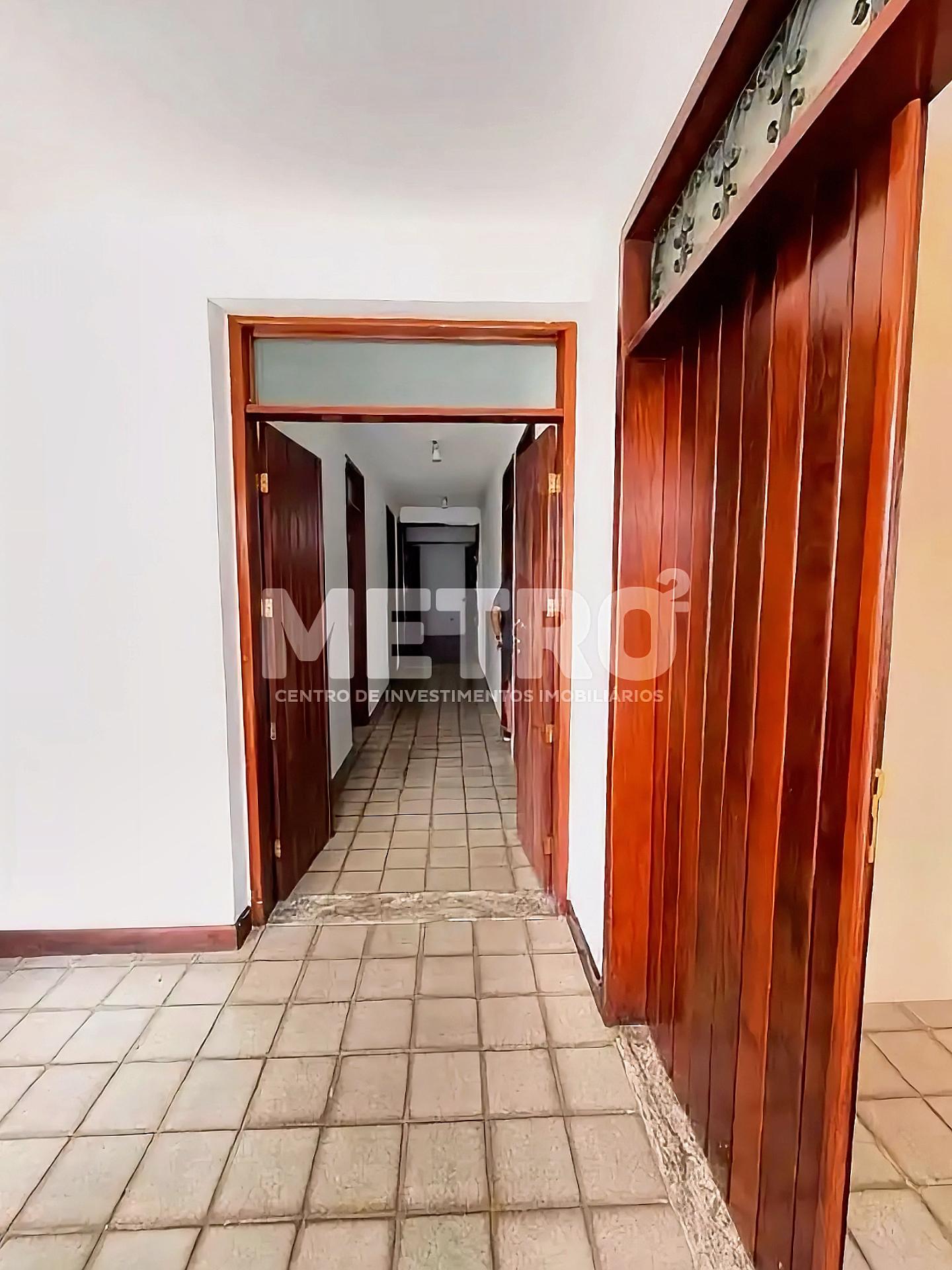 Casa à venda com 3 quartos, 288m² - Foto 6