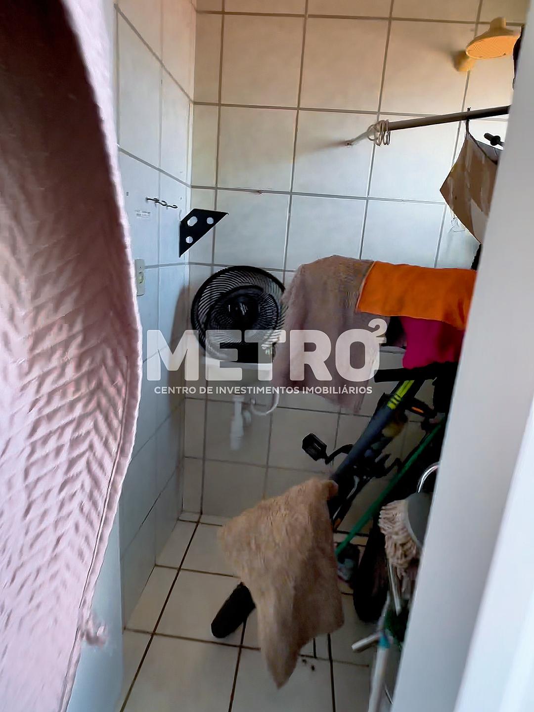 Apartamento à venda com 2 quartos, 75m² - Foto 13