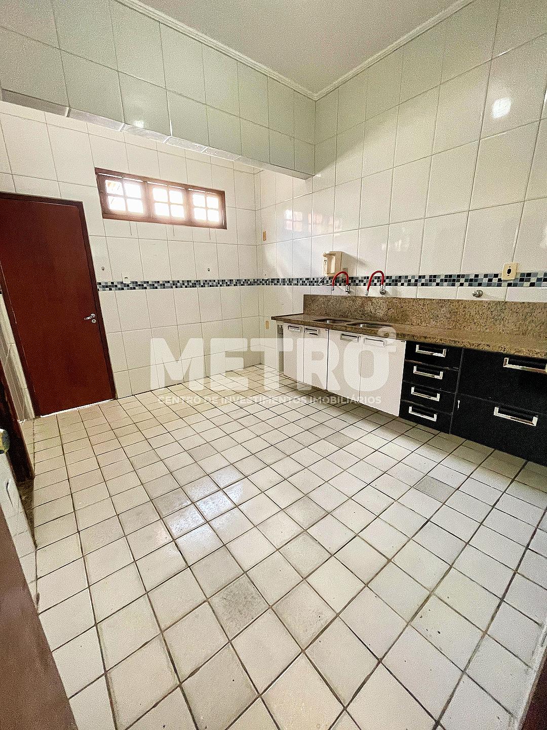 Loja-Salão para alugar com 4 quartos, 350m² - Foto 6