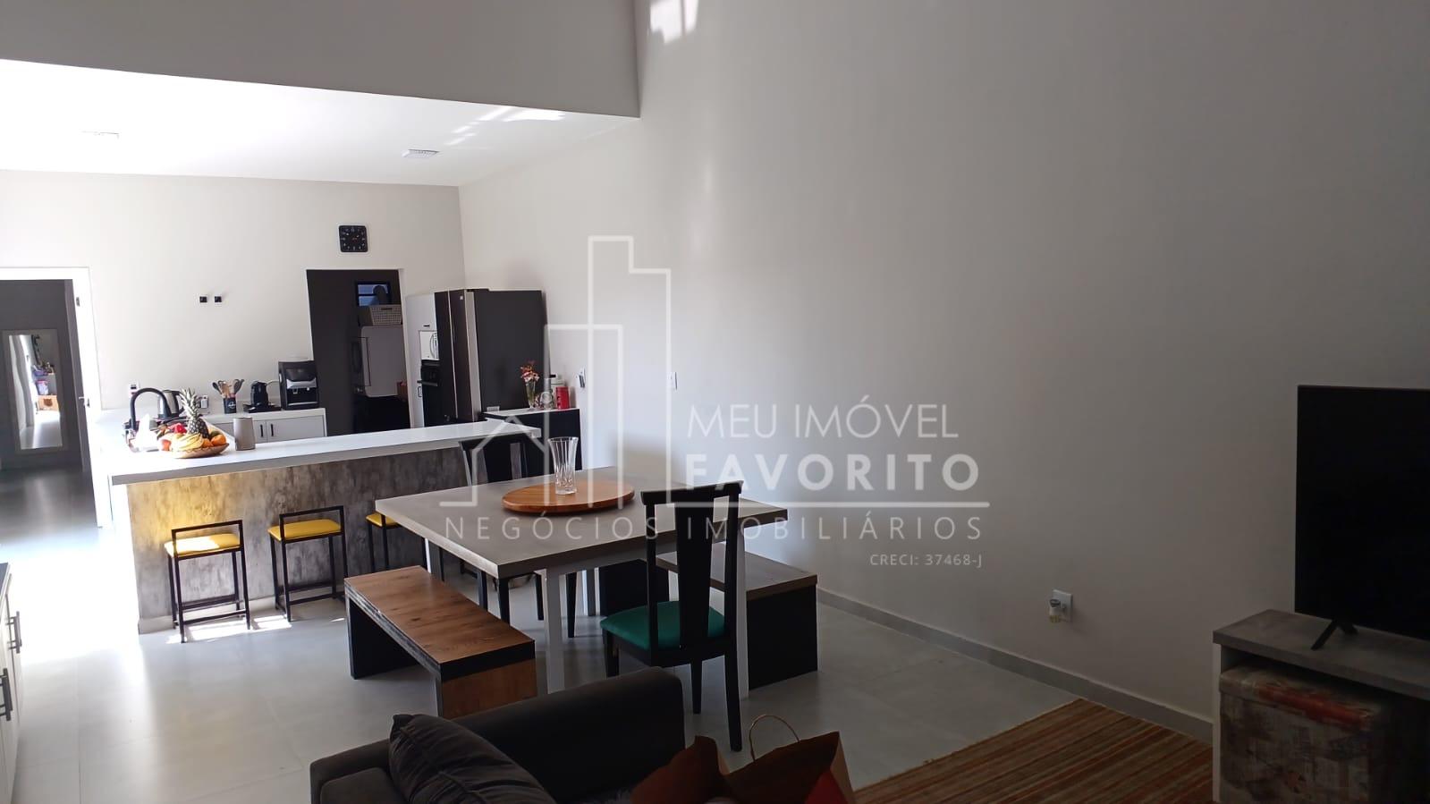 Vende-se casa térrea 3 suítes 151m  no Bairro Pinheirinho Vinh...