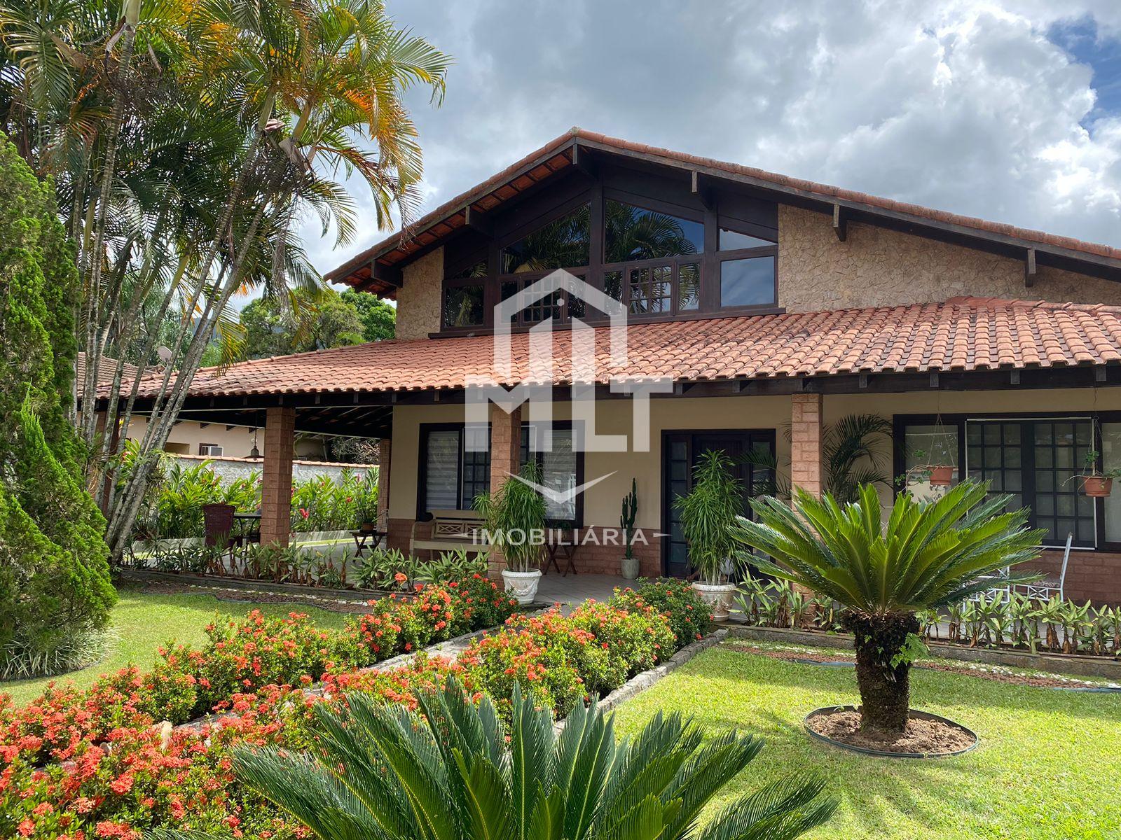 Casa linear no Condomínio Village Serra Dourada, em Vargem Grande, com 700m  de área construida.
