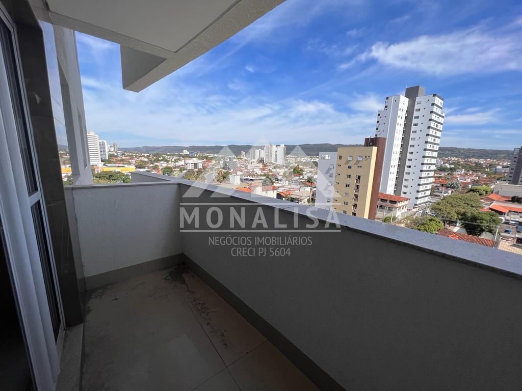 Belo apartamento no Bairro Todos Santos com 03 quartos