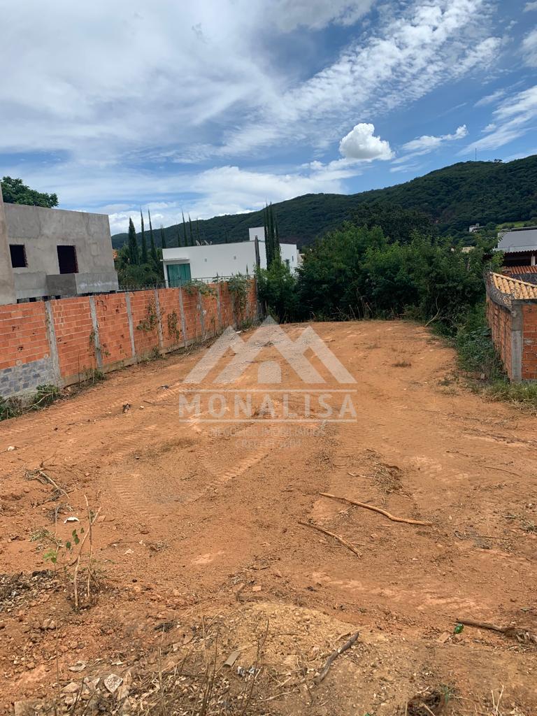 Lote grande com 525m2 no bairro Ibituruna em Montes Claros