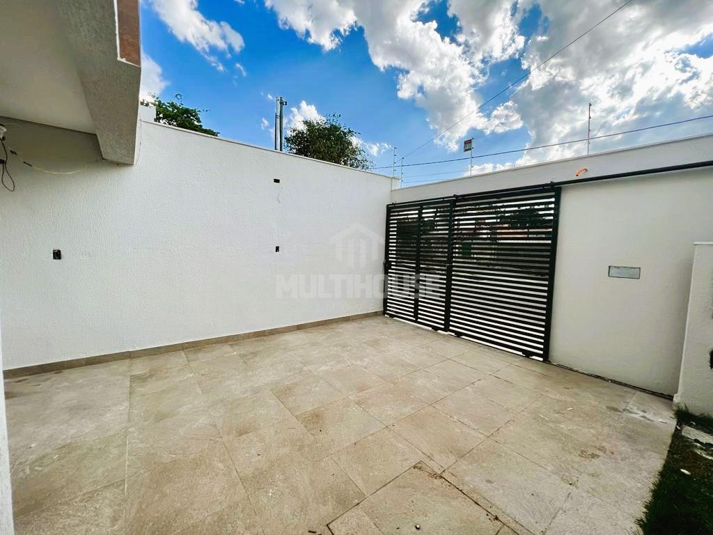 Casa à venda com 3 quartos, 143m² - Foto 2