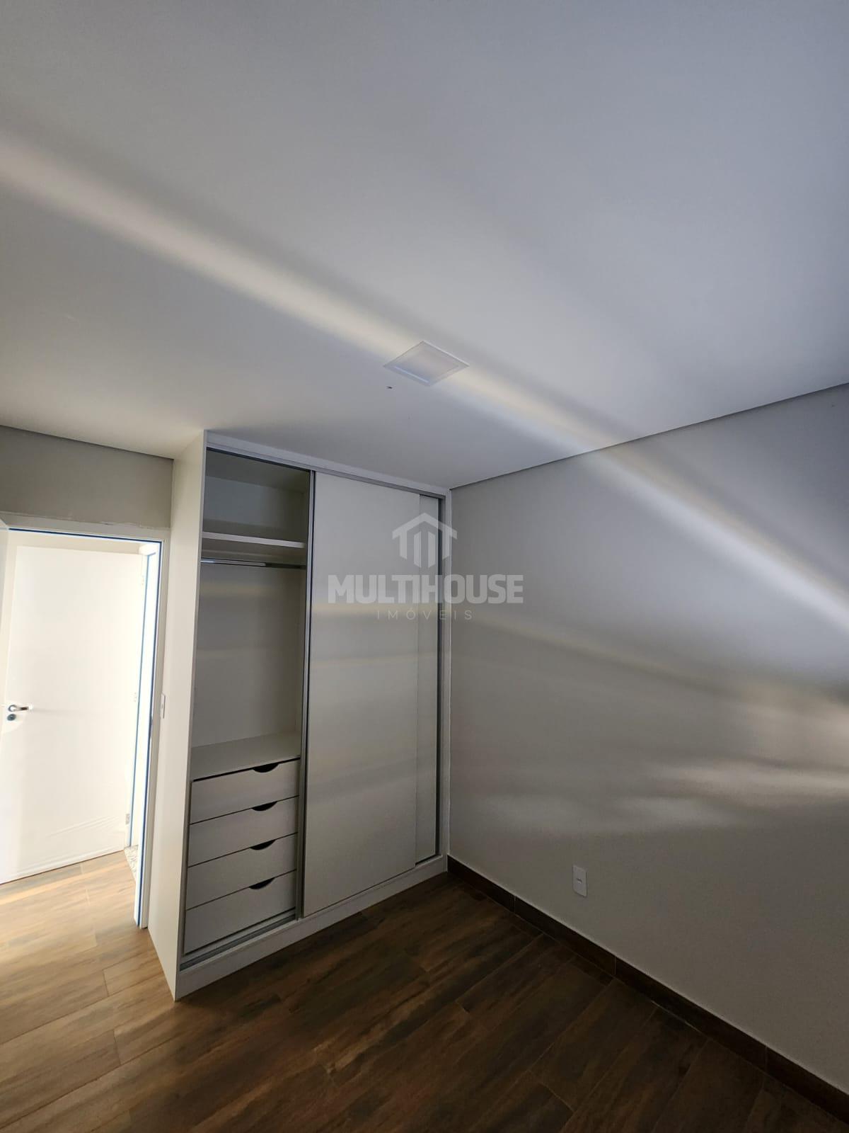 Apartamento à venda com 3 quartos, 100m² - Foto 1