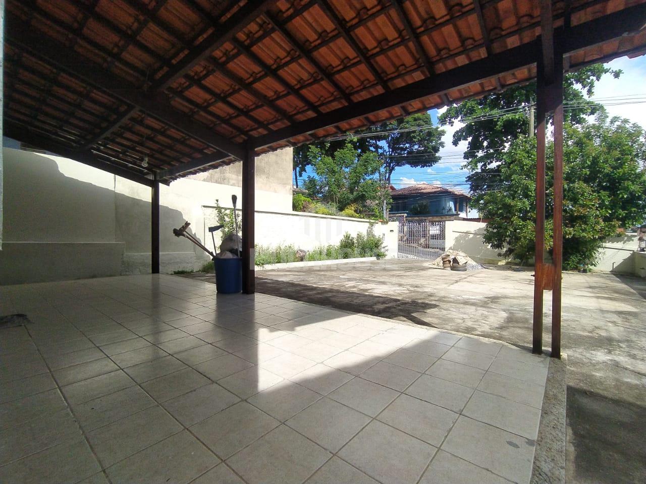 Casa para alugar com 4 quartos, 120m² - Foto 1