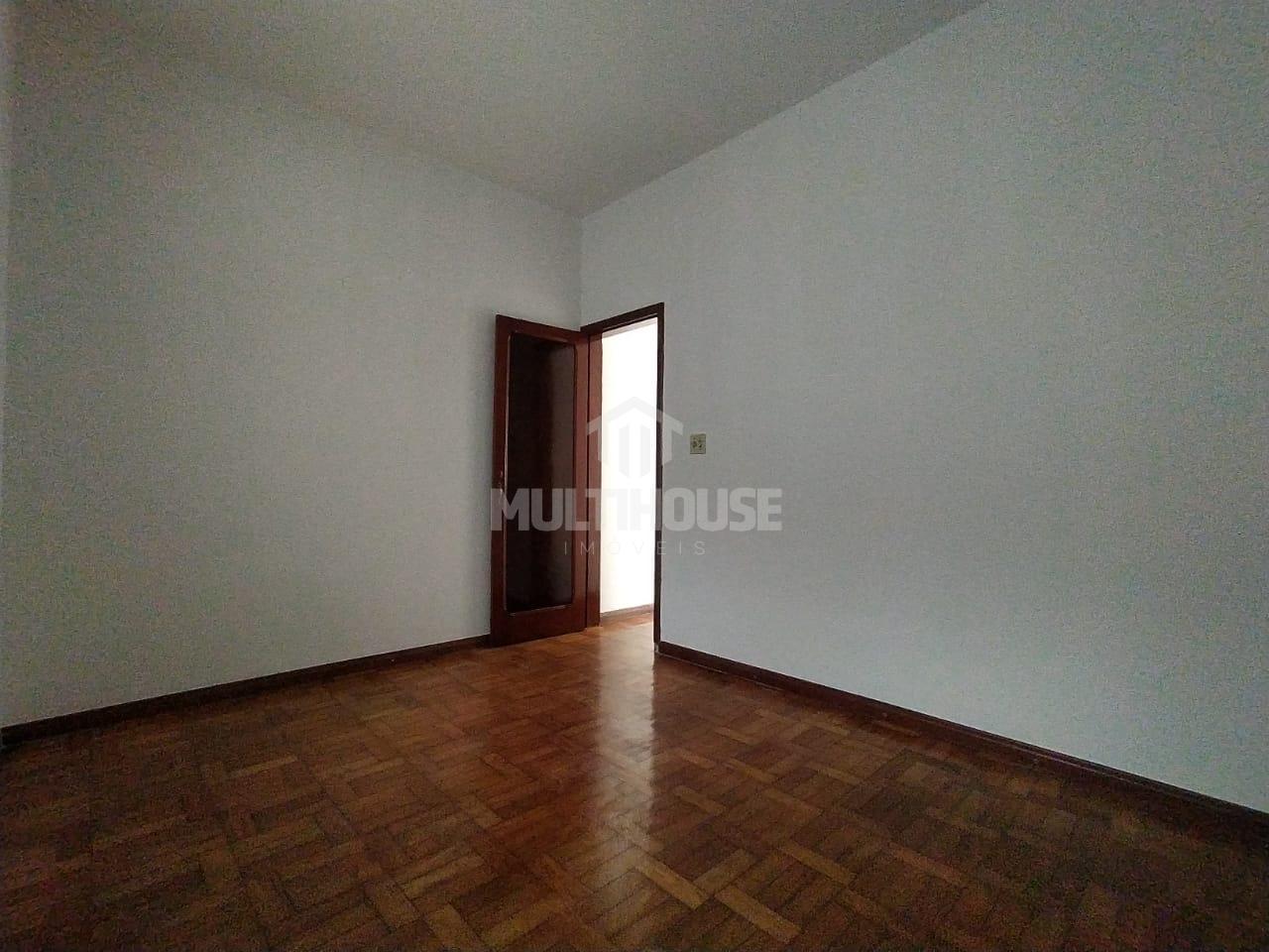 Casa para alugar com 4 quartos, 120m² - Foto 3