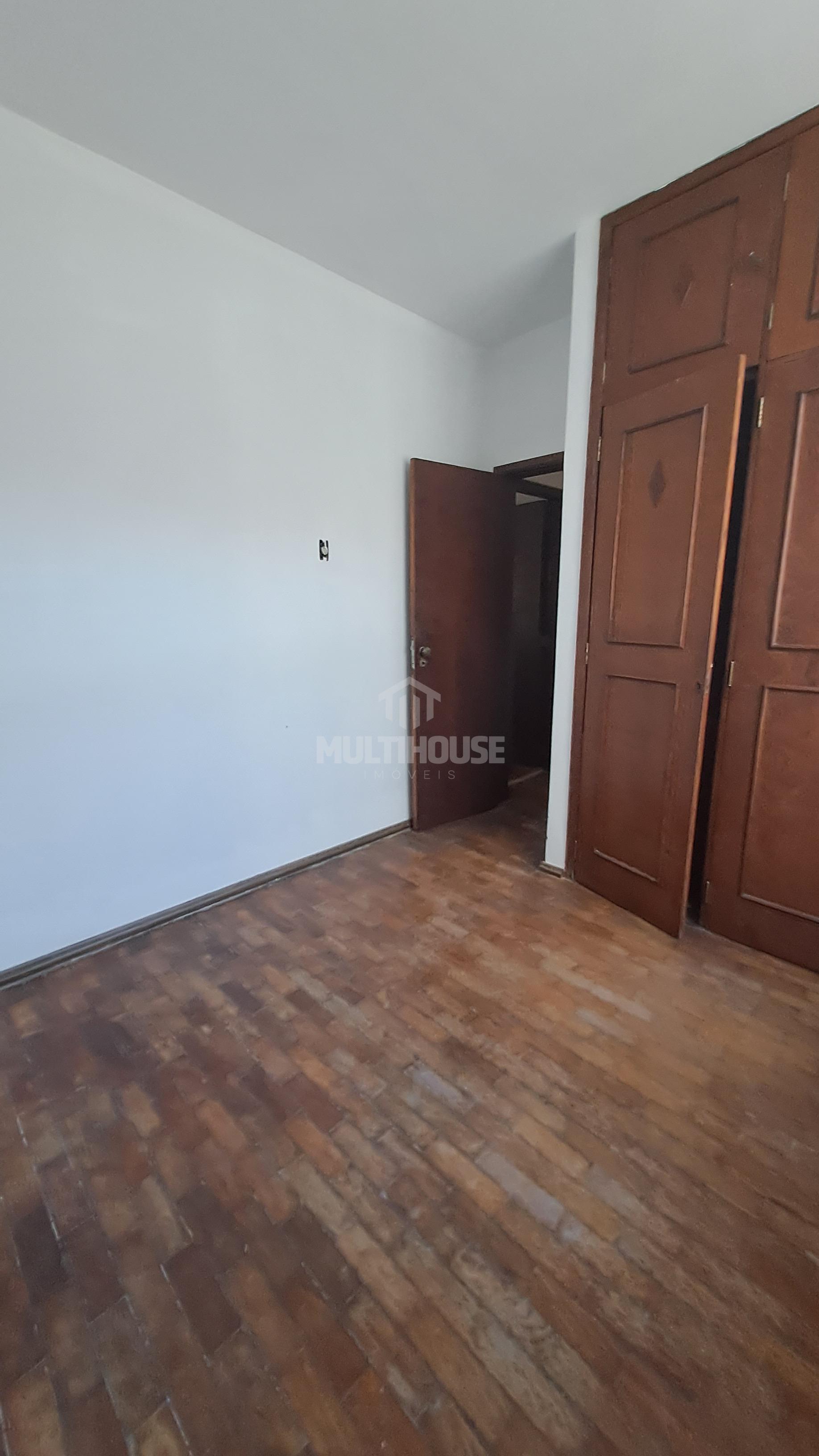 Casa à venda com 2 quartos, 225m² - Foto 10