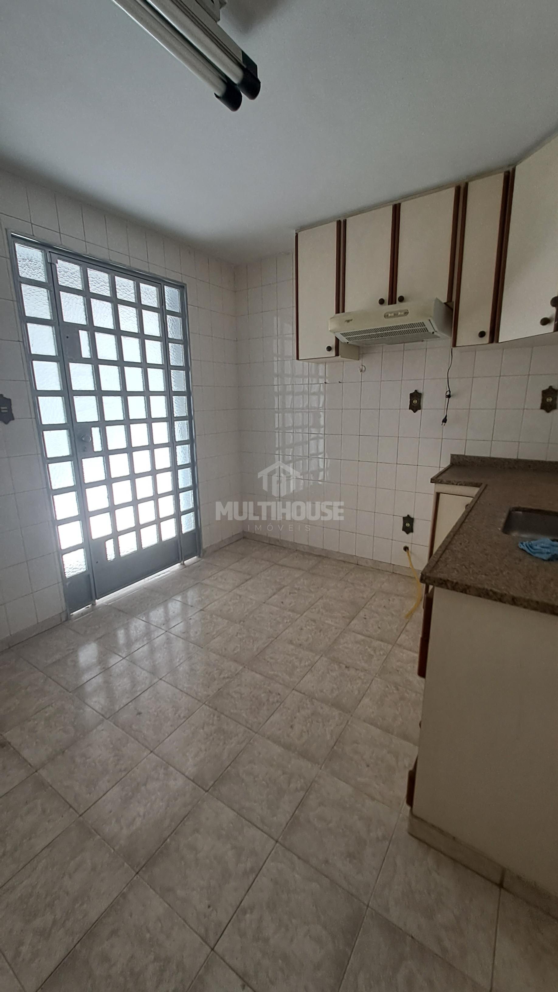 Casa à venda com 2 quartos, 225m² - Foto 17