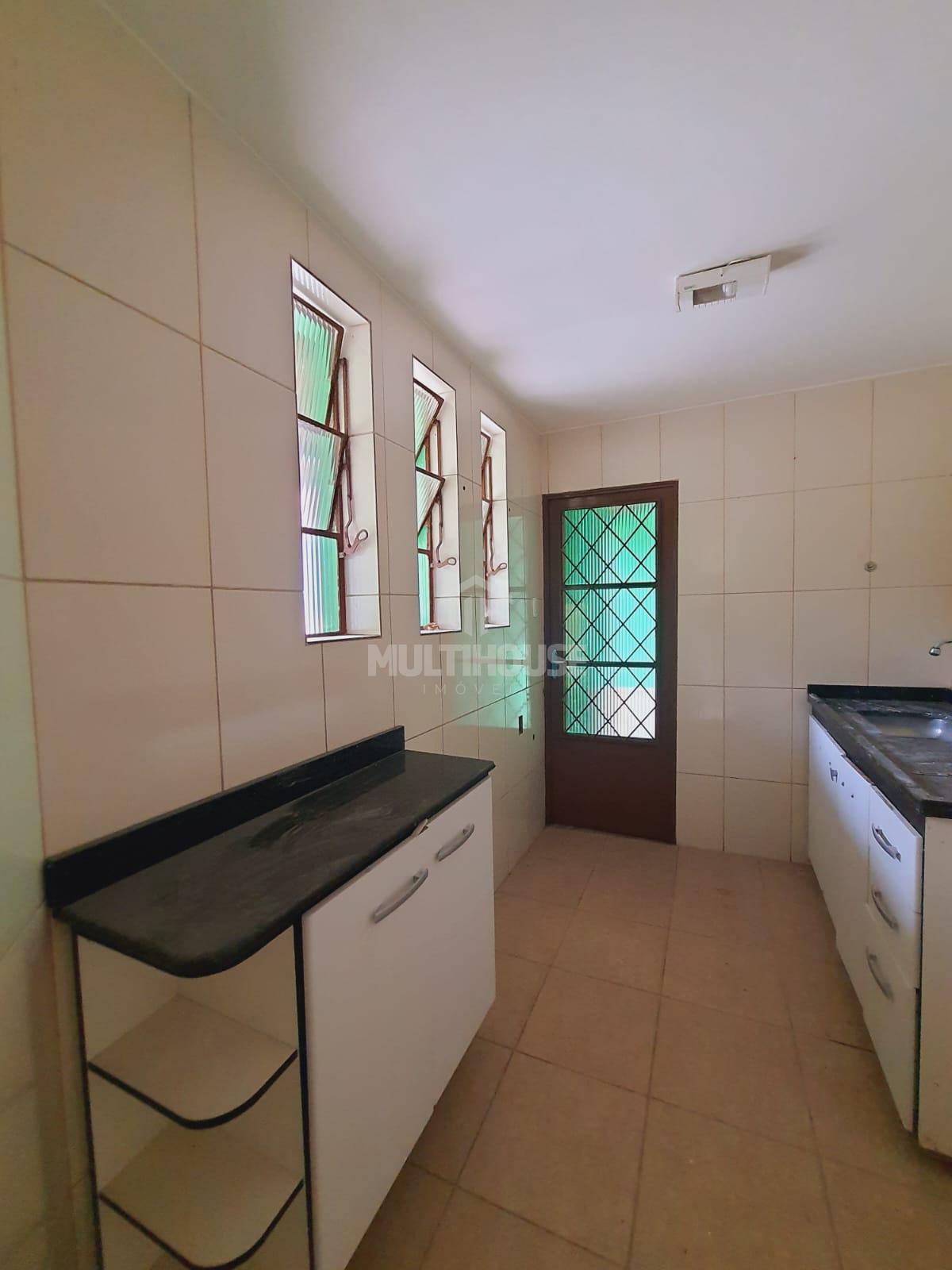 Casa para alugar com 2 quartos, 136m² - Foto 12