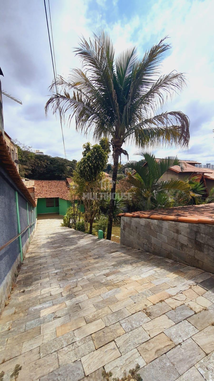 Casa para alugar com 2 quartos, 136m² - Foto 1