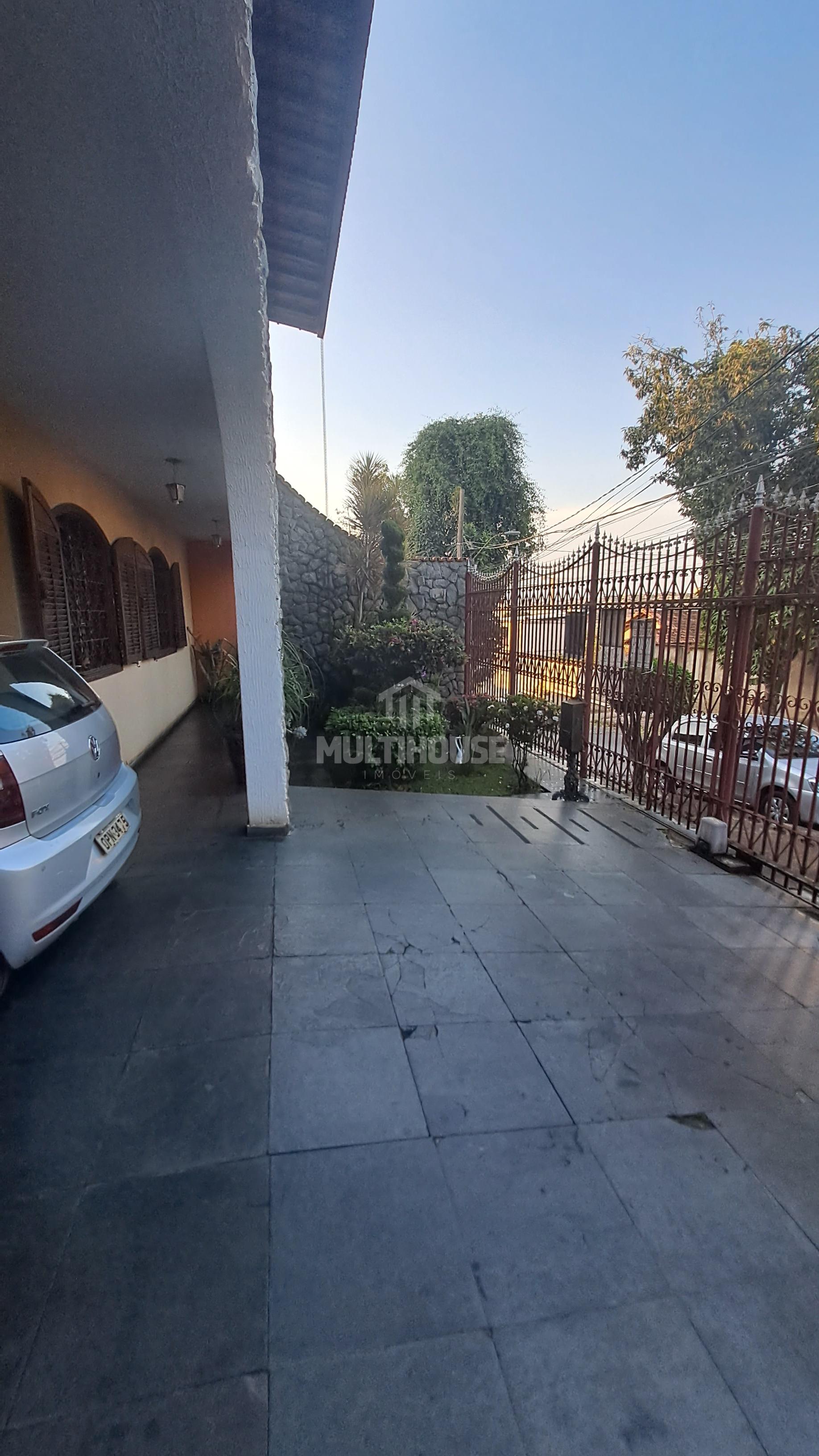 Casa à venda com 3 quartos, 437m² - Foto 3