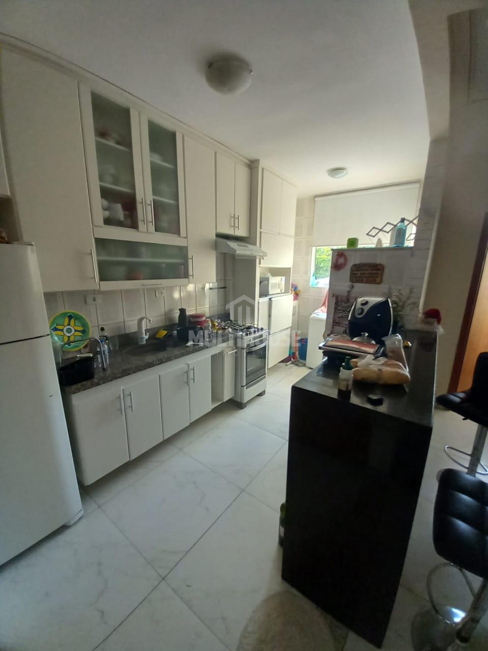 Apartamento à venda com 3 quartos, 180m² - Foto 3