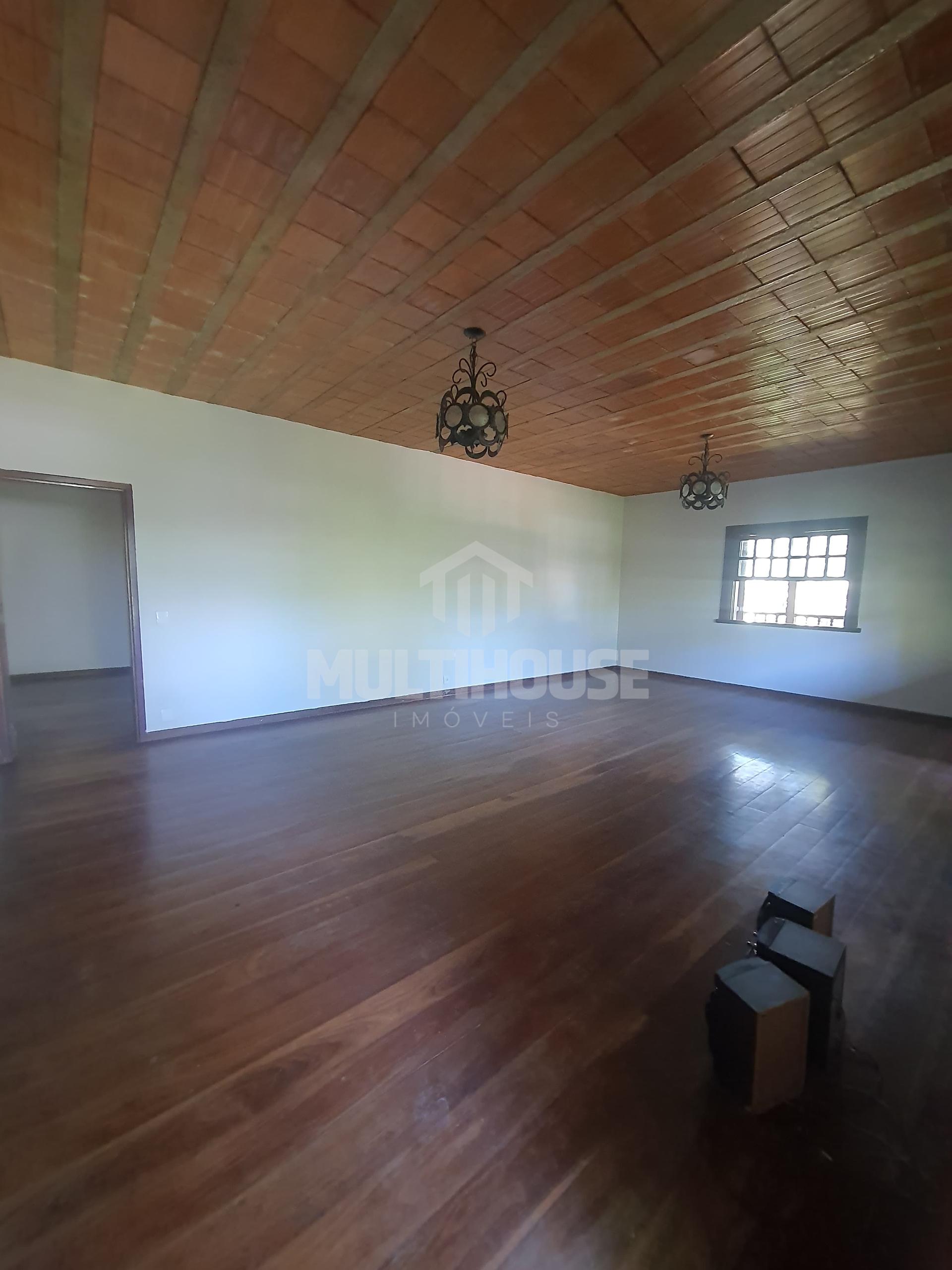 Casa para alugar com 4 quartos, 440m² - Foto 4