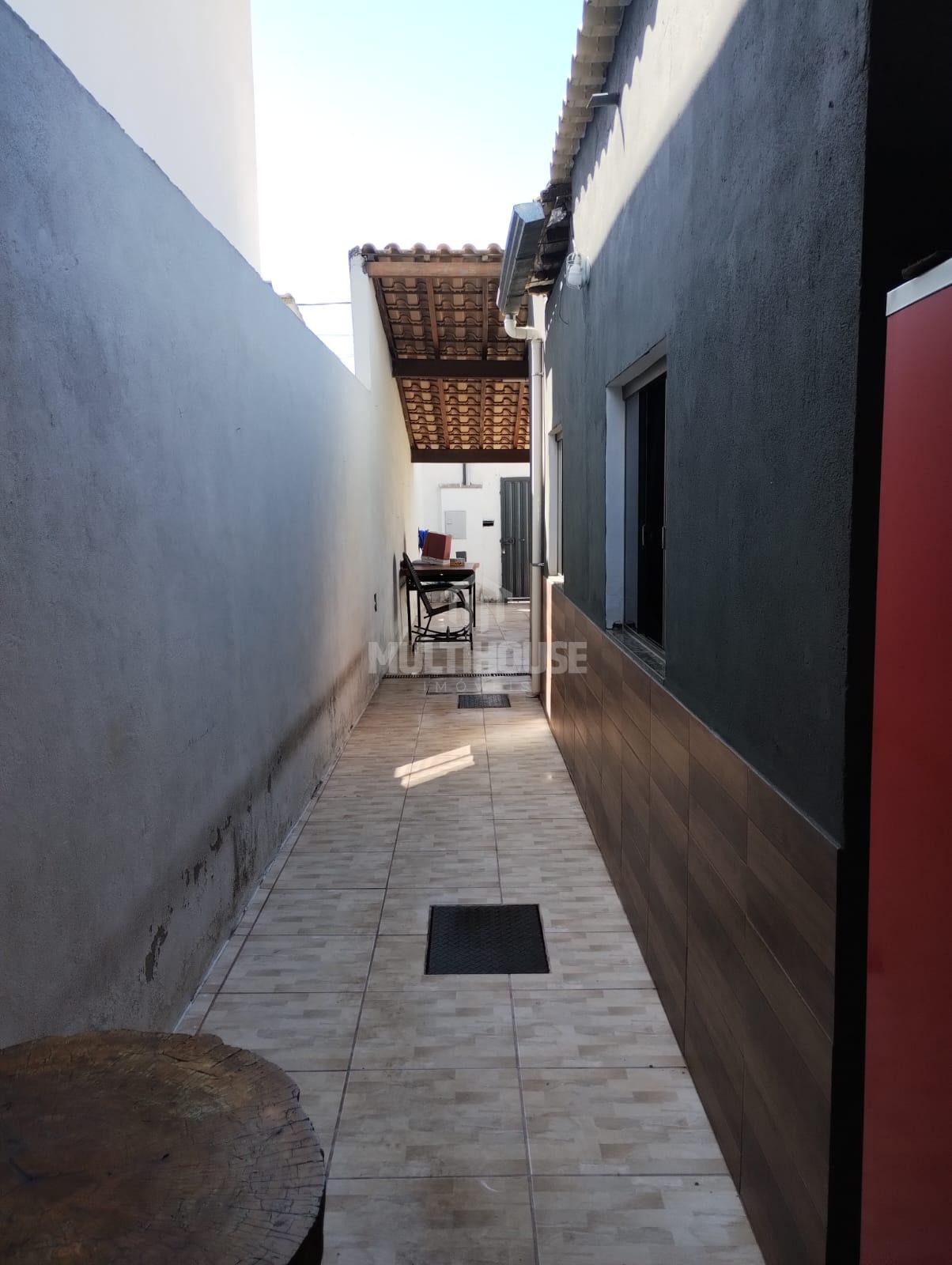 Casa à venda com 2 quartos, 200m² - Foto 9