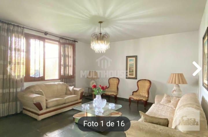 Casa à venda com 4 quartos, 277m² - Foto 1