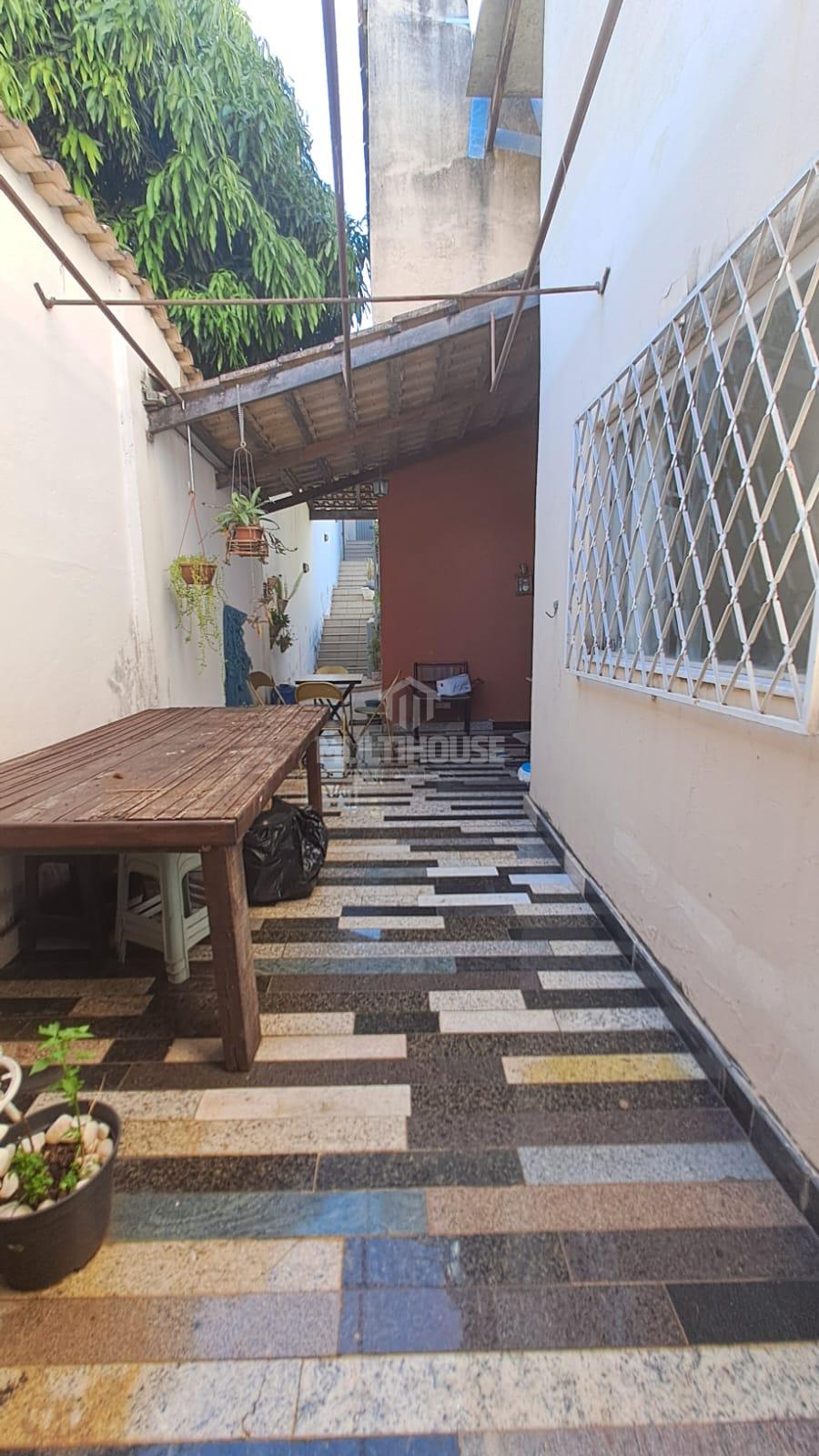 Casa à venda com 5 quartos, 300m² - Foto 10