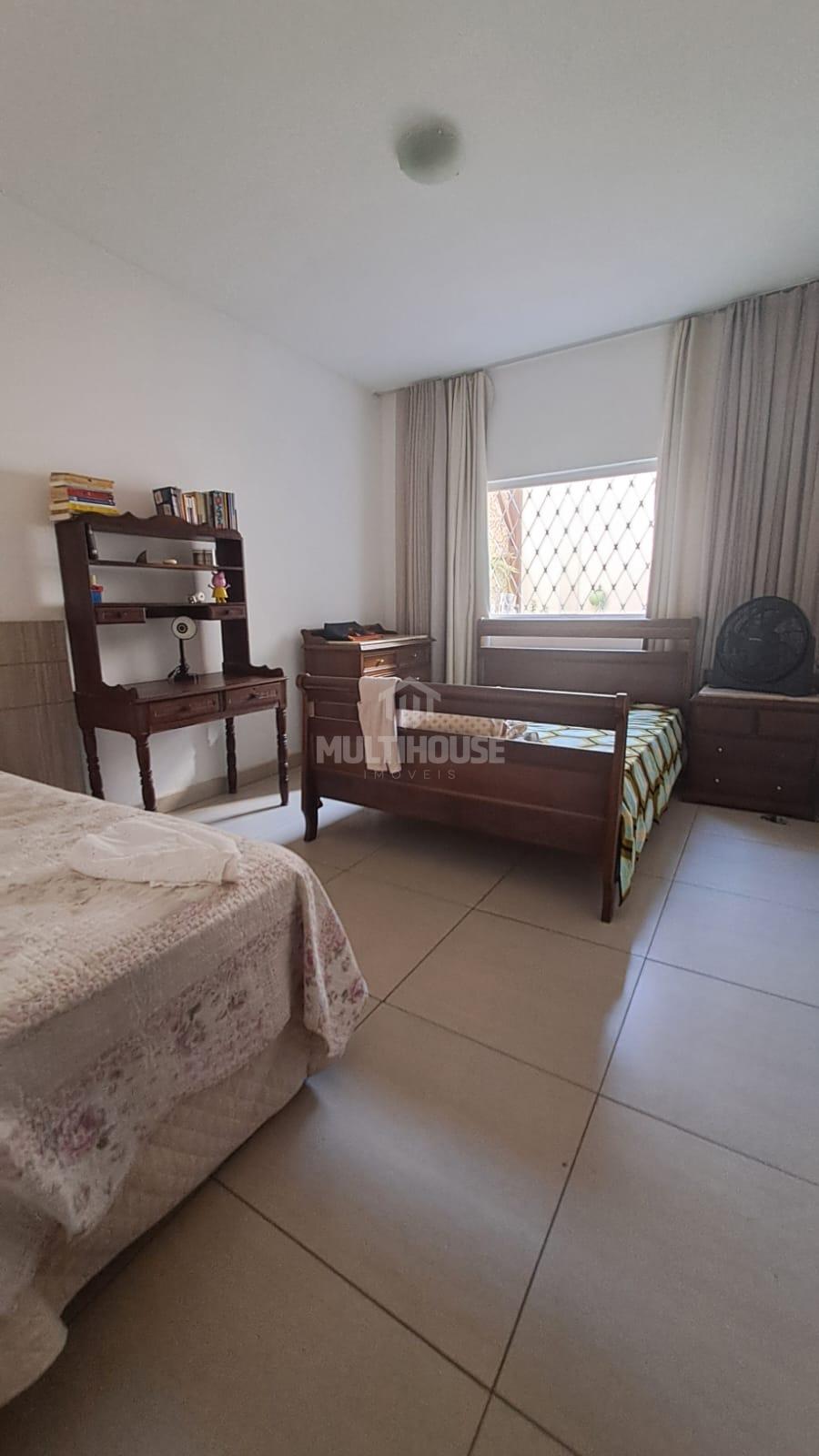 Casa à venda com 5 quartos, 300m² - Foto 15