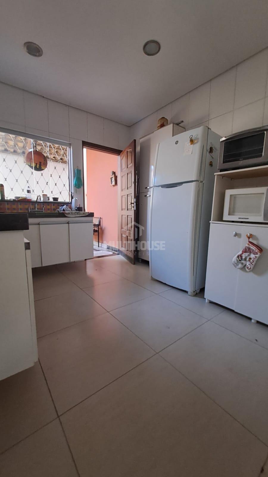 Casa à venda com 5 quartos, 300m² - Foto 16