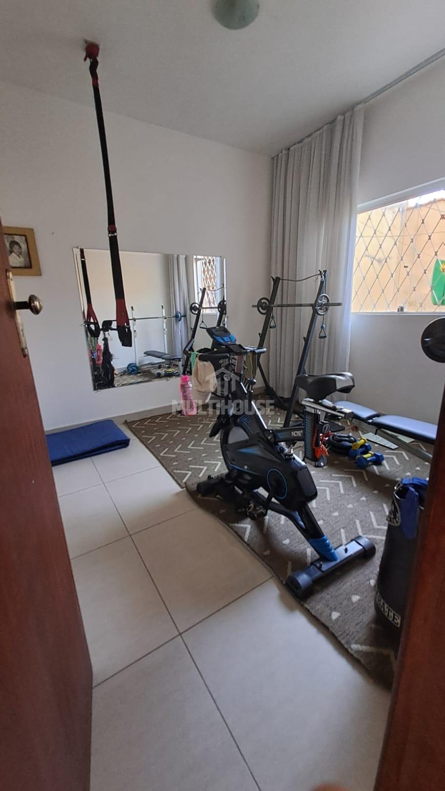 Casa à venda com 5 quartos, 300m² - Foto 18