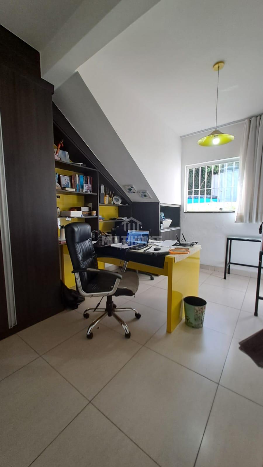 Casa à venda com 5 quartos, 300m² - Foto 25