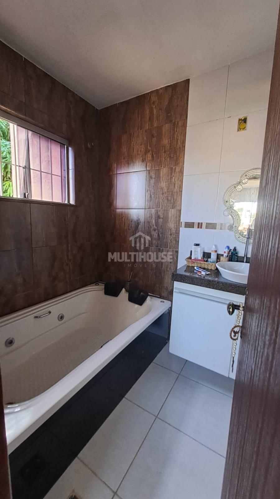 Casa à venda com 5 quartos, 300m² - Foto 34