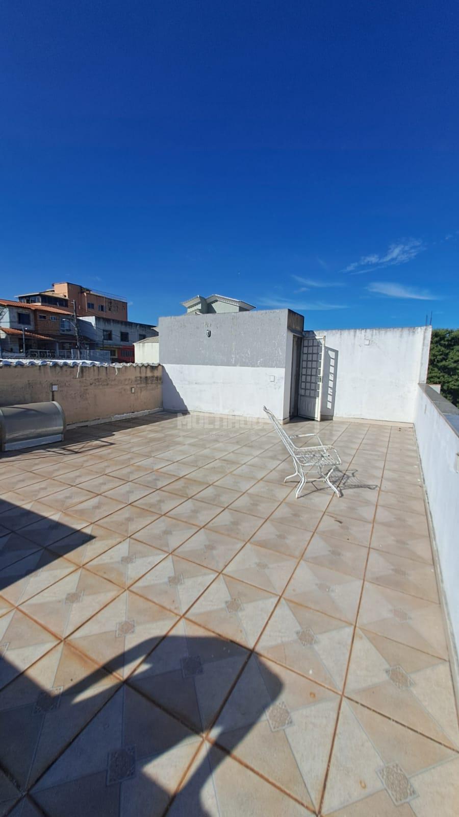 Casa à venda com 5 quartos, 300m² - Foto 40