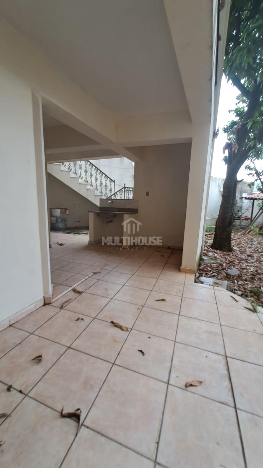 Casa à venda com 5 quartos, 299m² - Foto 12