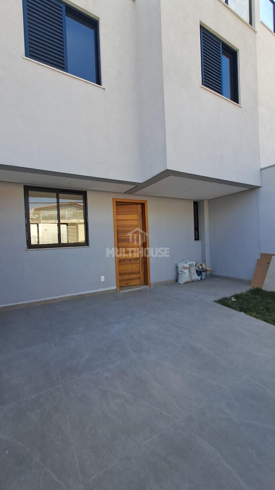 Casa à venda com 3 quartos, 130m² - Foto 1