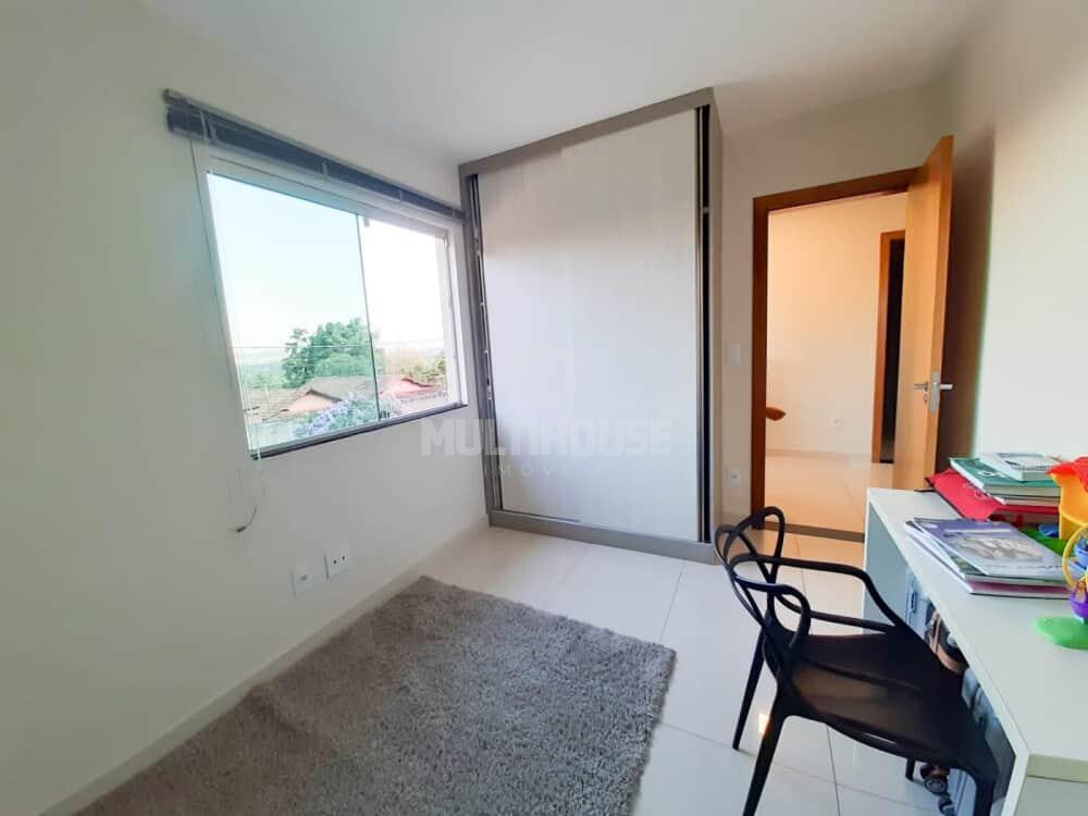 Casa à venda com 3 quartos, 180m² - Foto 20